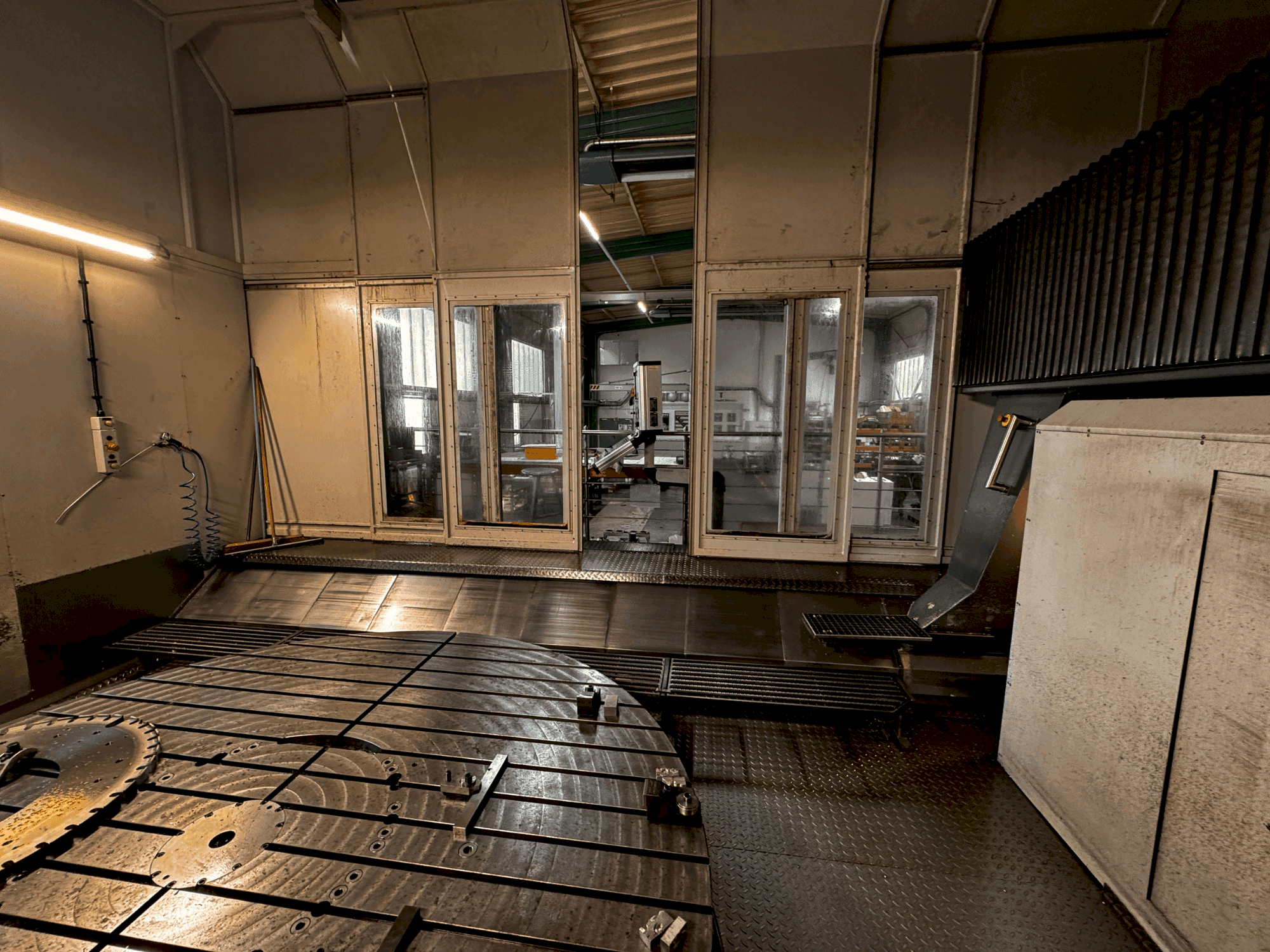 Vooraanzicht  van AXA VPC 2800-U  machine