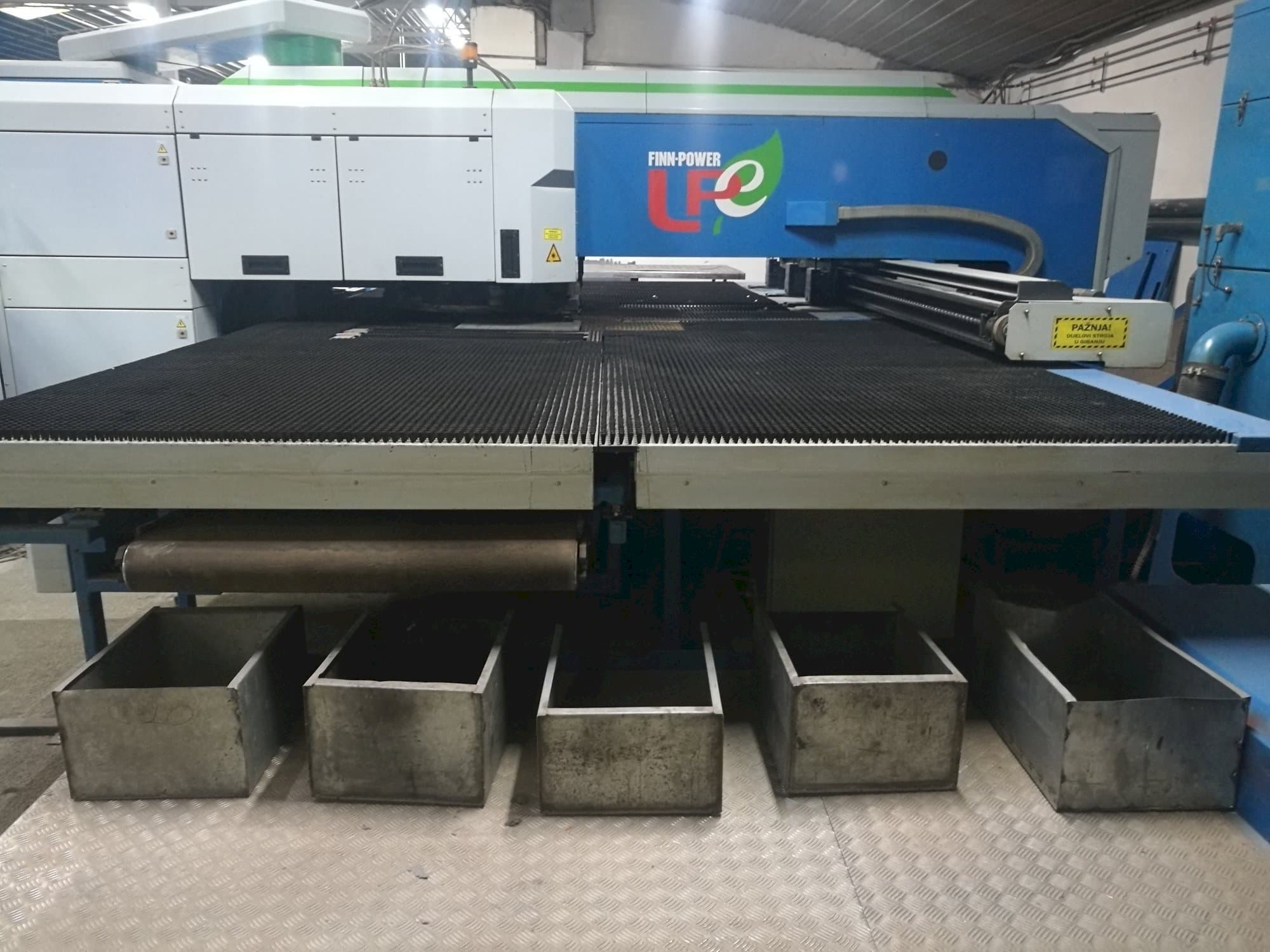 Vooraanzicht  van Finn-Power LPE5 SWUH  machine