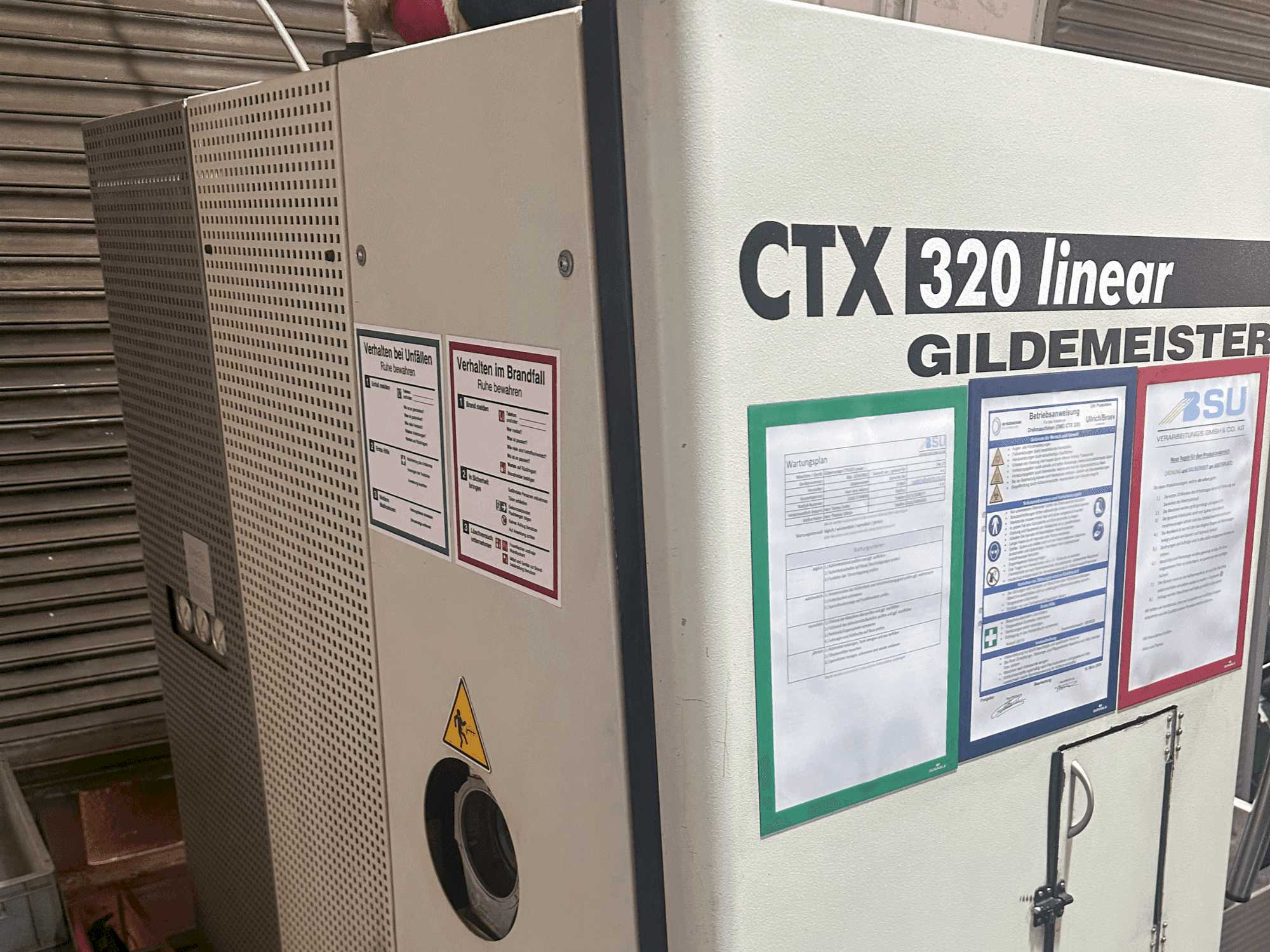 Vooraanzicht  van DMG CTX 320 Linear V5  machine