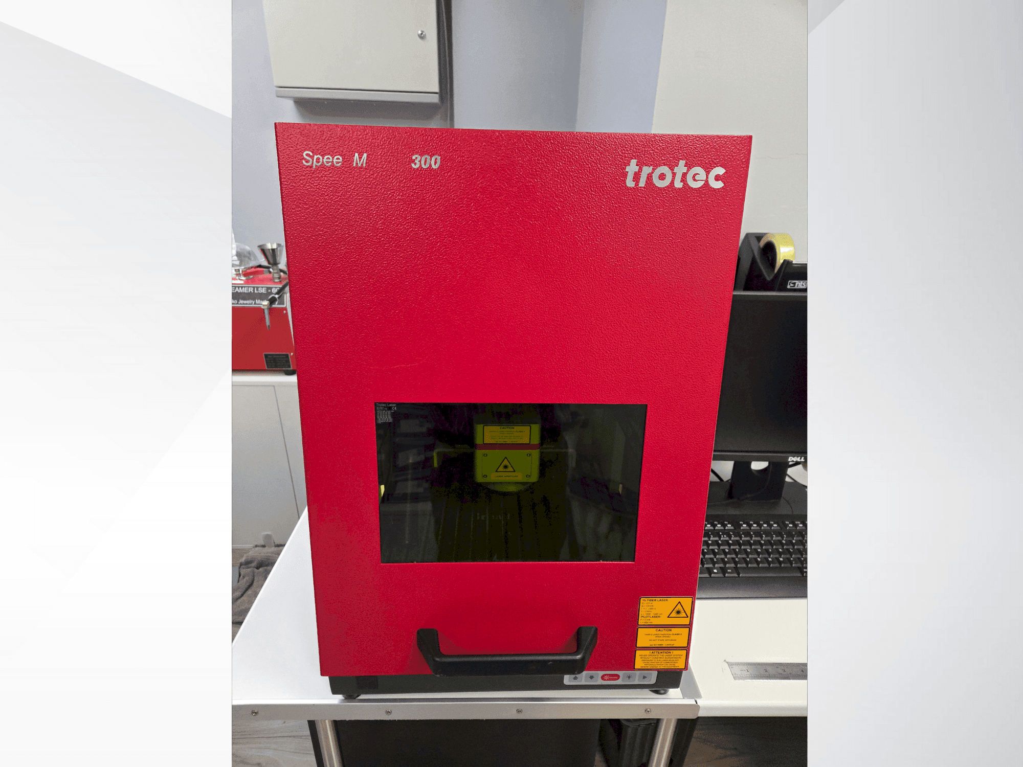 Vooraanzicht  van Trotec Speed marker 300  machine