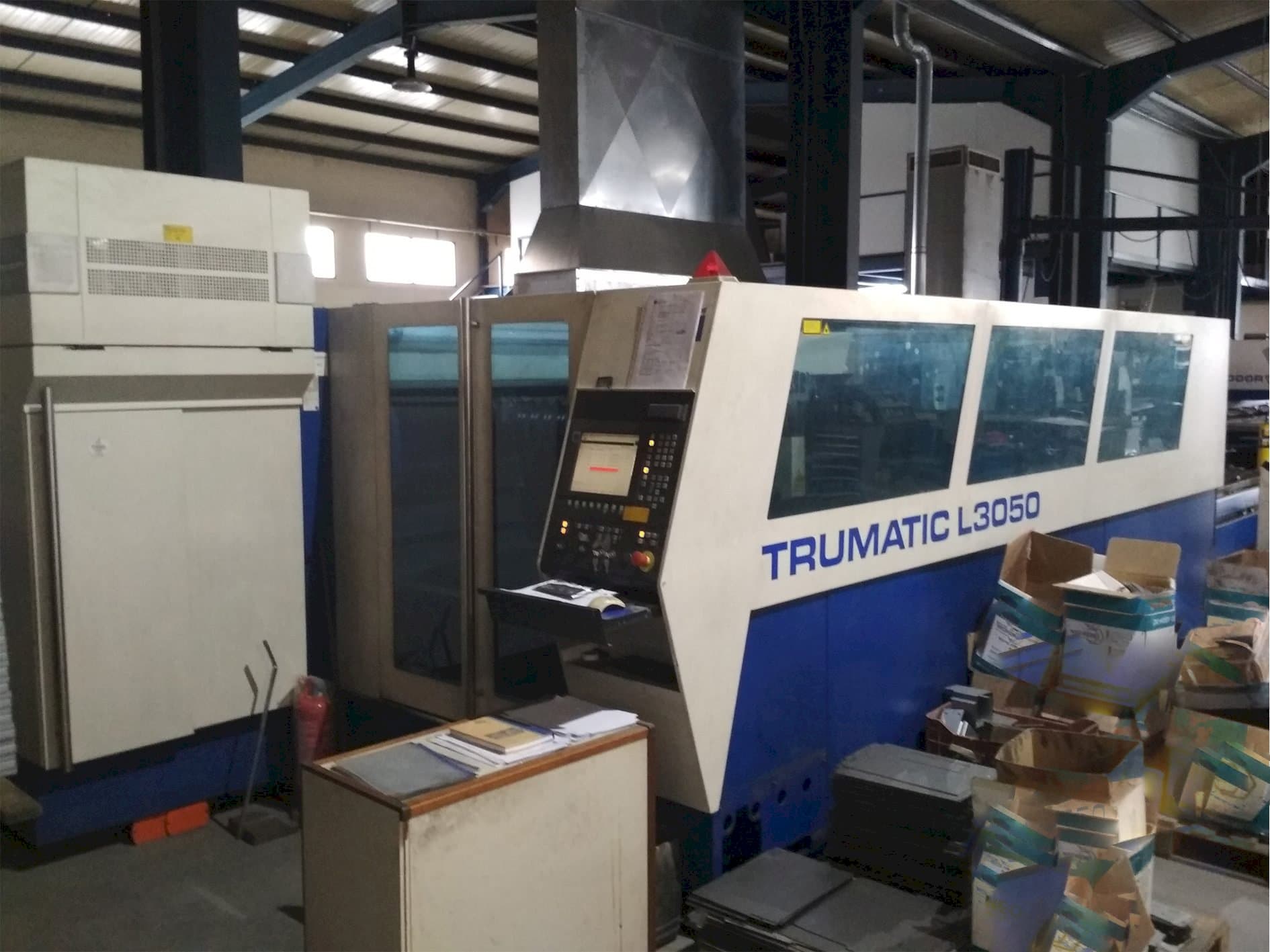Vooraanzicht  van Trumpf Trumatic L3050 5kw  machine
