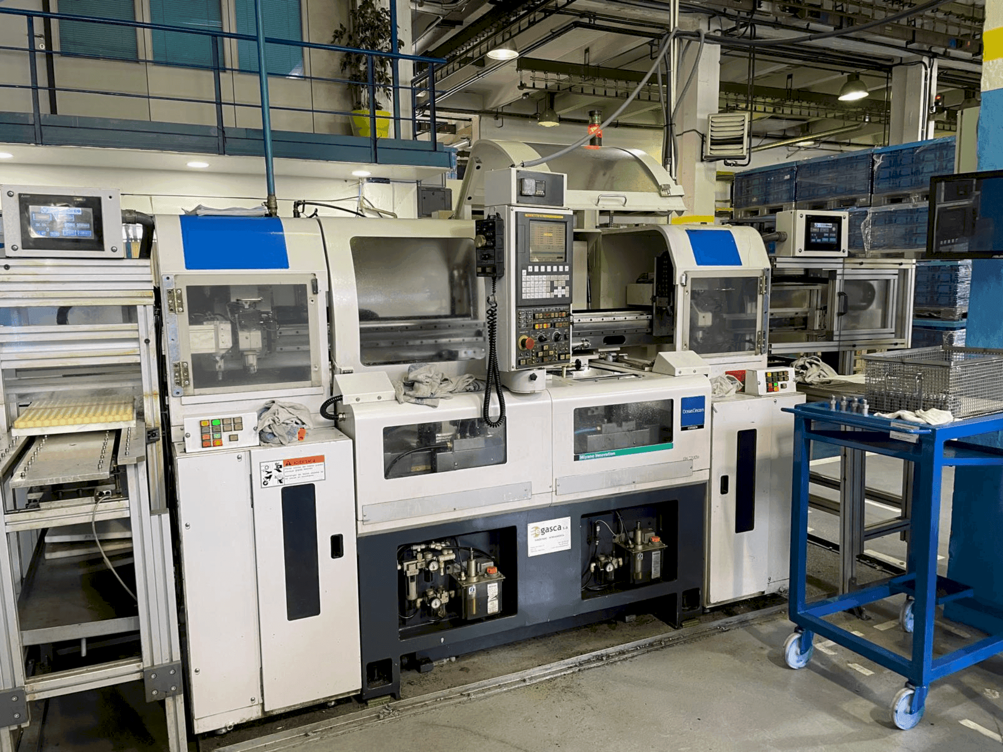 Vooraanzicht  van Miyano GN-3200W  machine