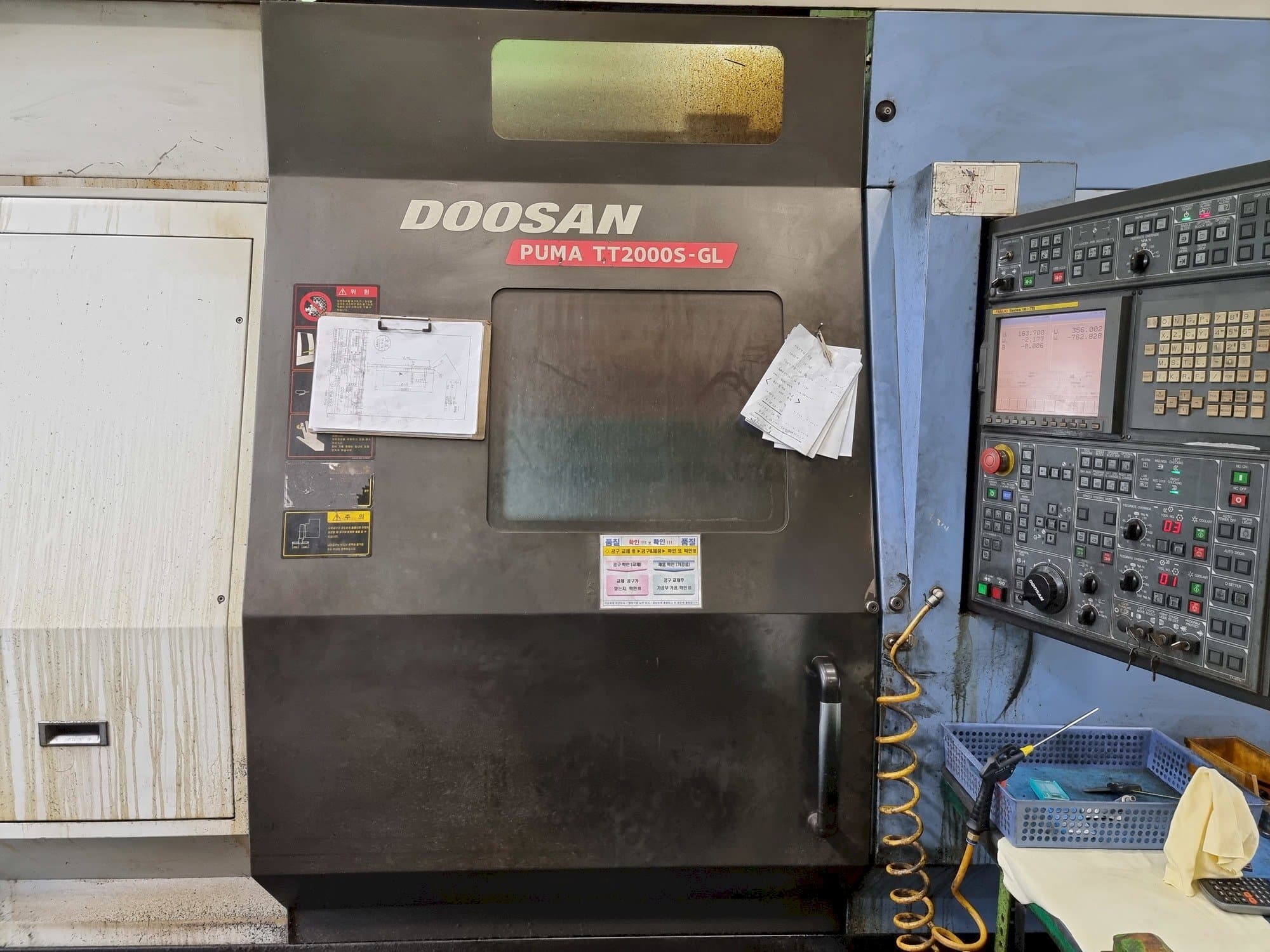 Vooraanzicht  van Doosan PUMA TT2000S-GL  machine