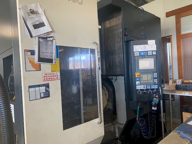 Vooraanzicht  van Makino D500  machine