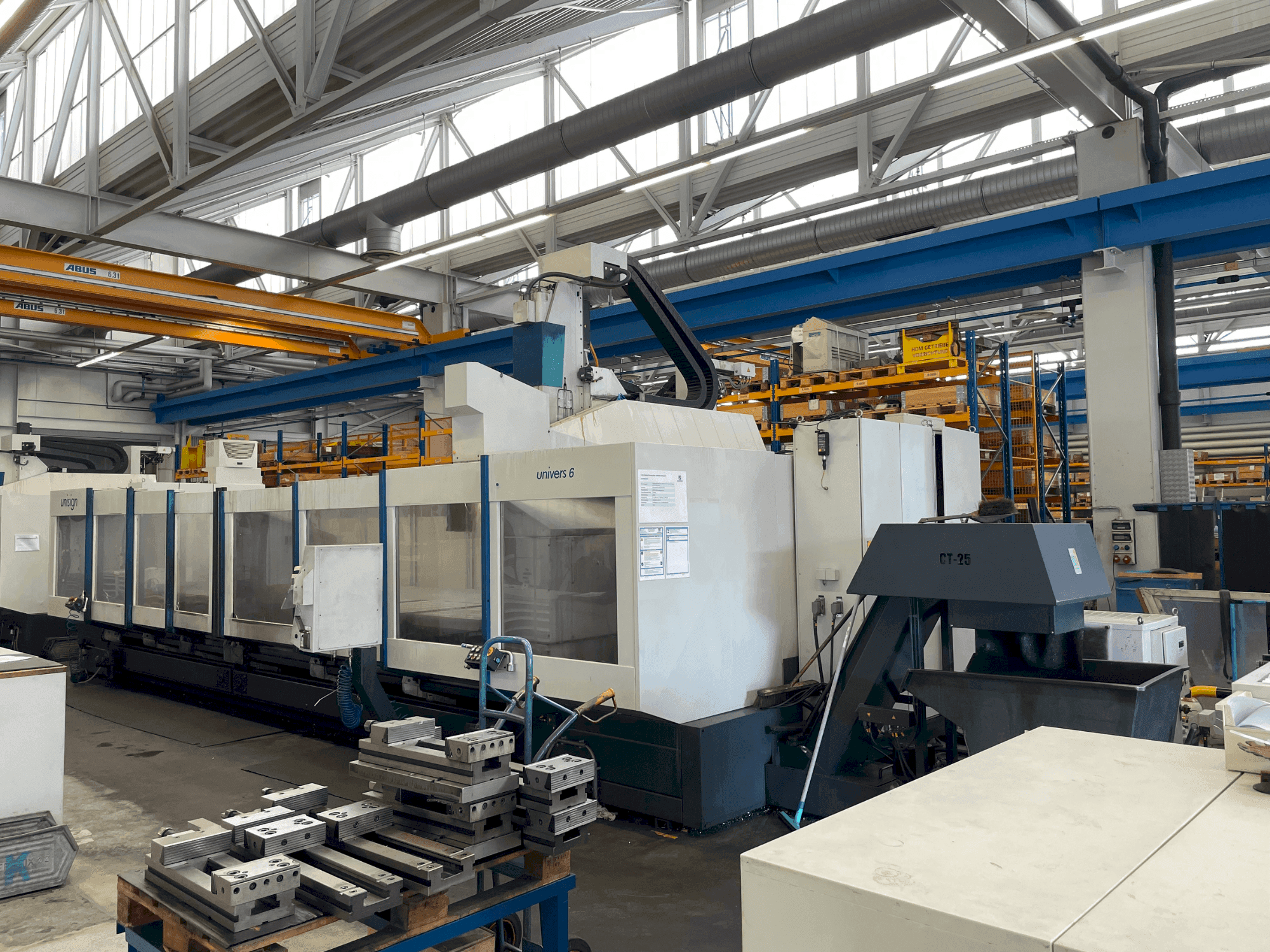 Vooraanzicht  van Unisign UNIVERS 6  machine