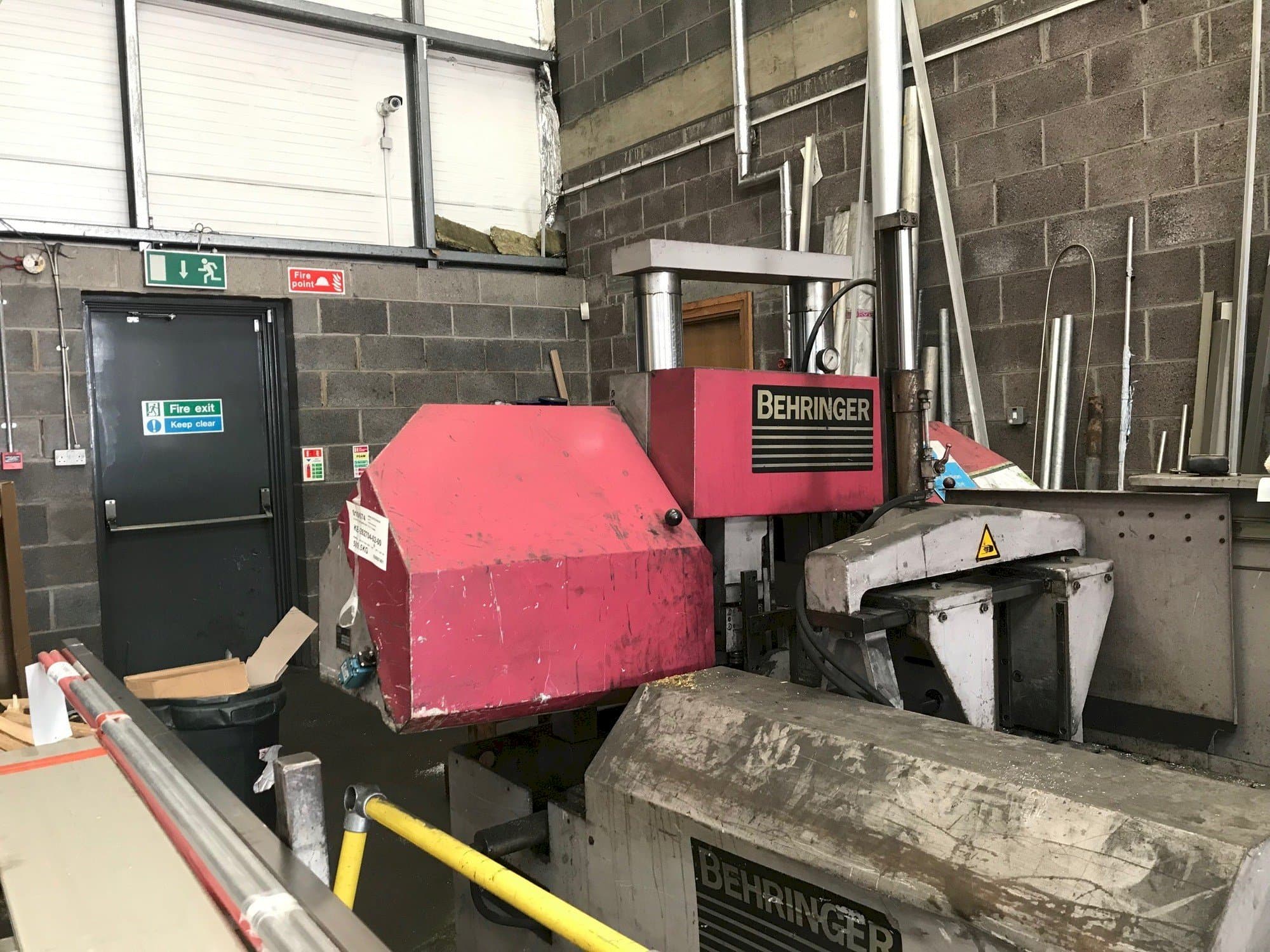 Vooraanzicht  van Behringer HBP303A  machine