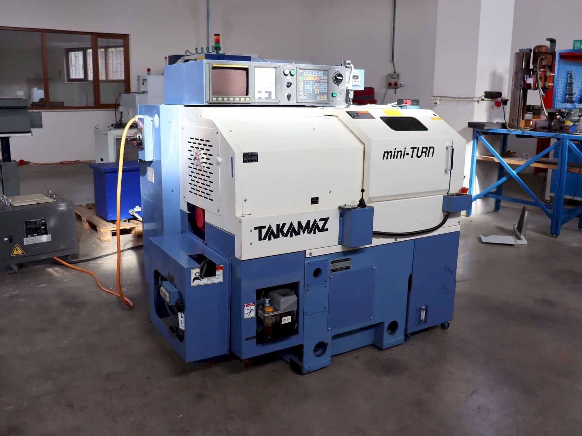 Vooraanzicht  van Takamaz mini-Turn  machine