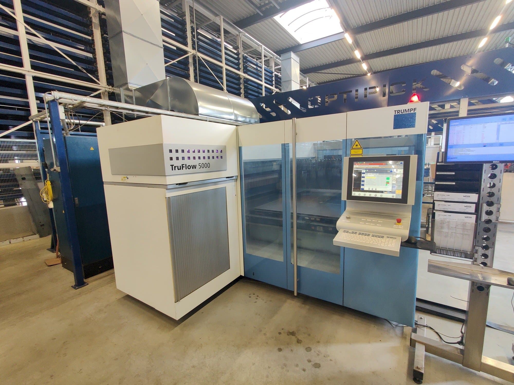 Vooraanzicht  van Trumpf TruLaser 3030  machine