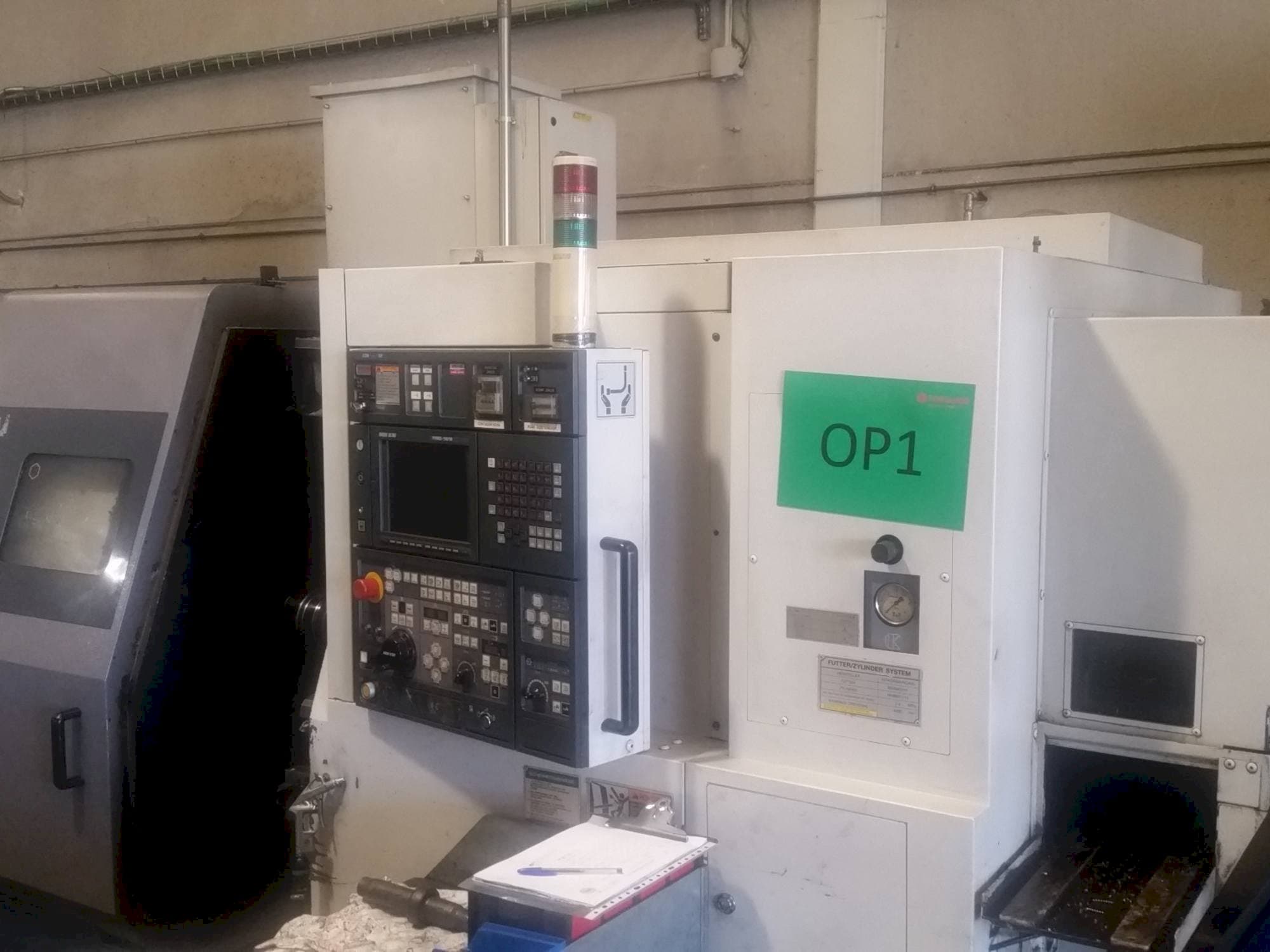 Vooraanzicht  van MORI SEIKI ZL 200 MSC  machine