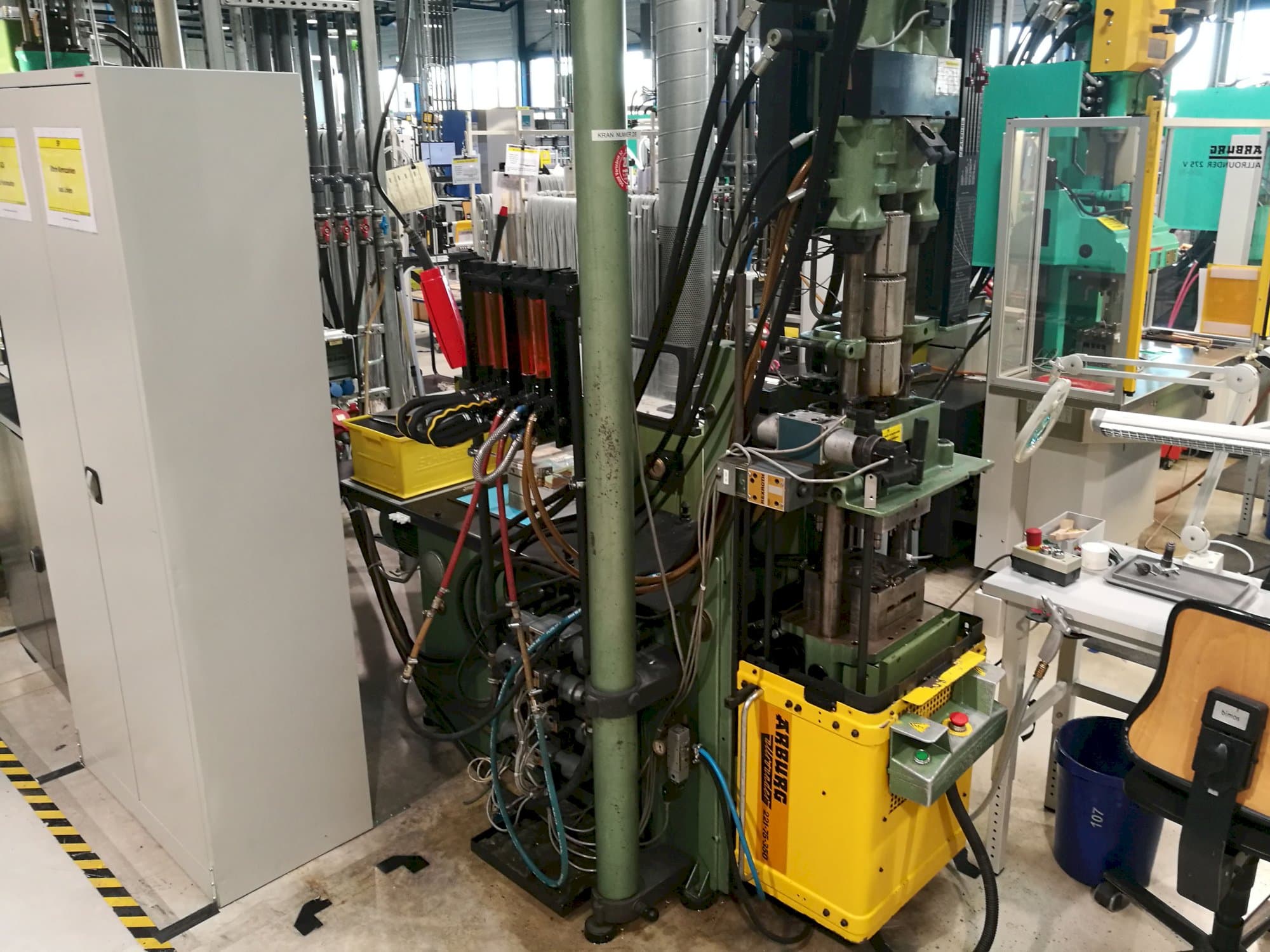 Detail  van Arburg Allrounder 221-75-350 machine