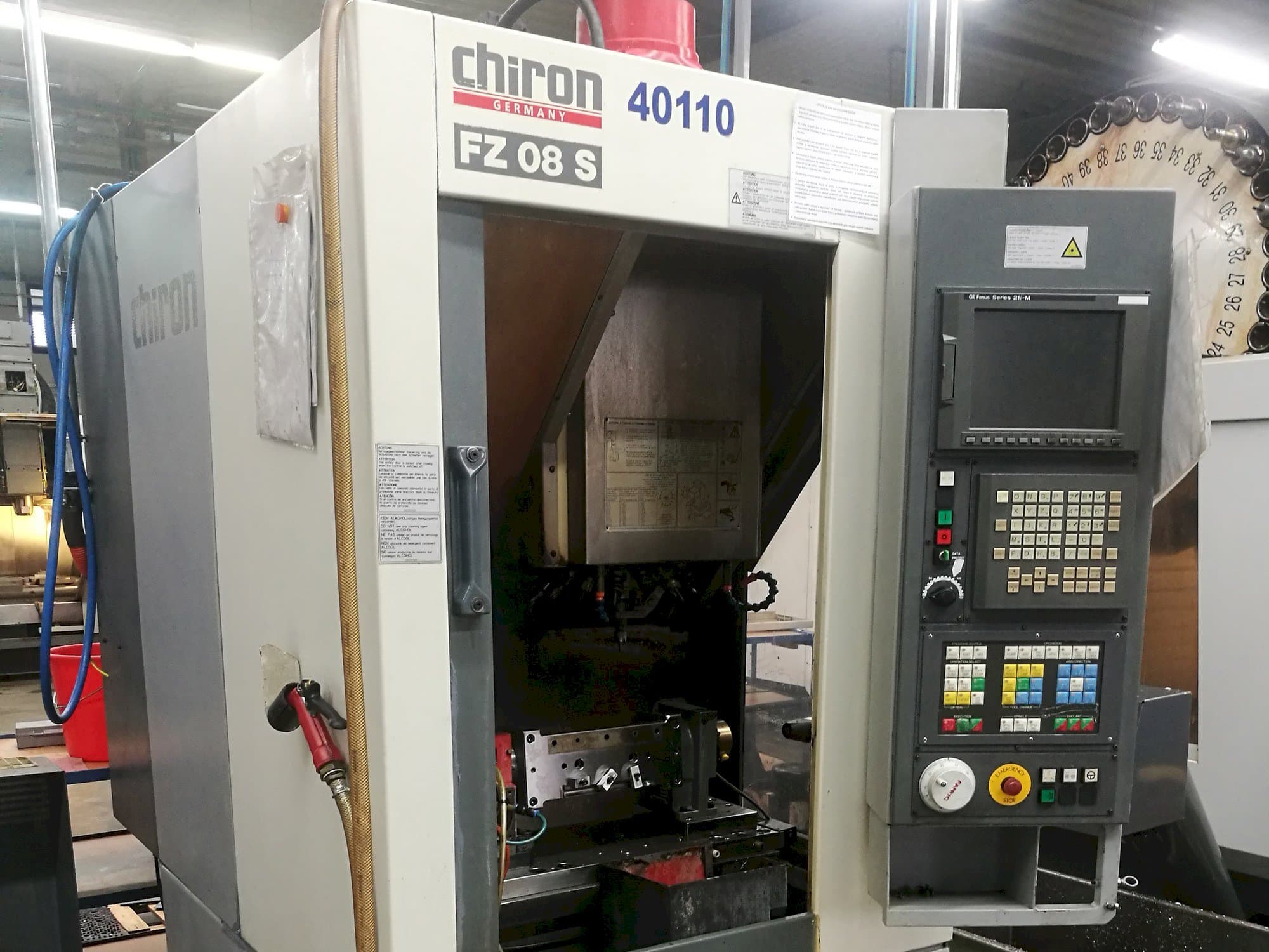 Vooraanzicht  van CHIRON FZ08S  machine