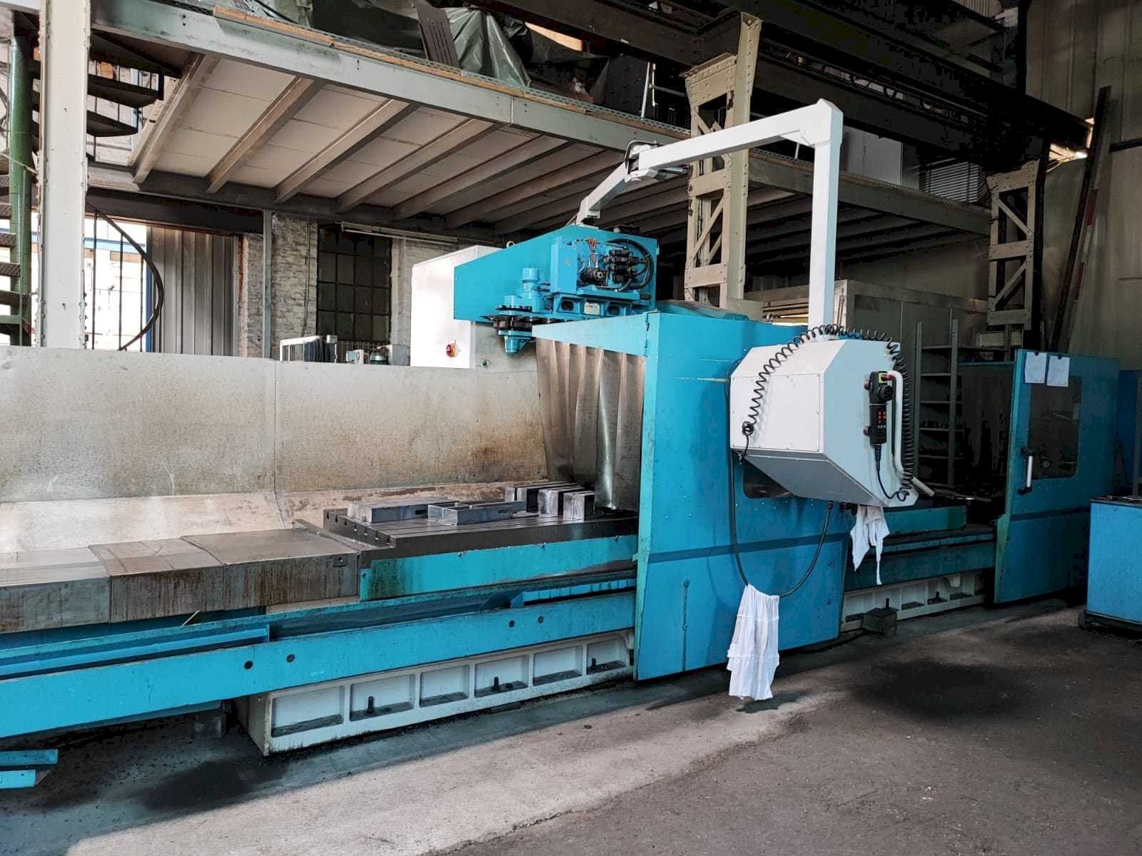 Vooraanzicht  van MTE BF 4200  machine