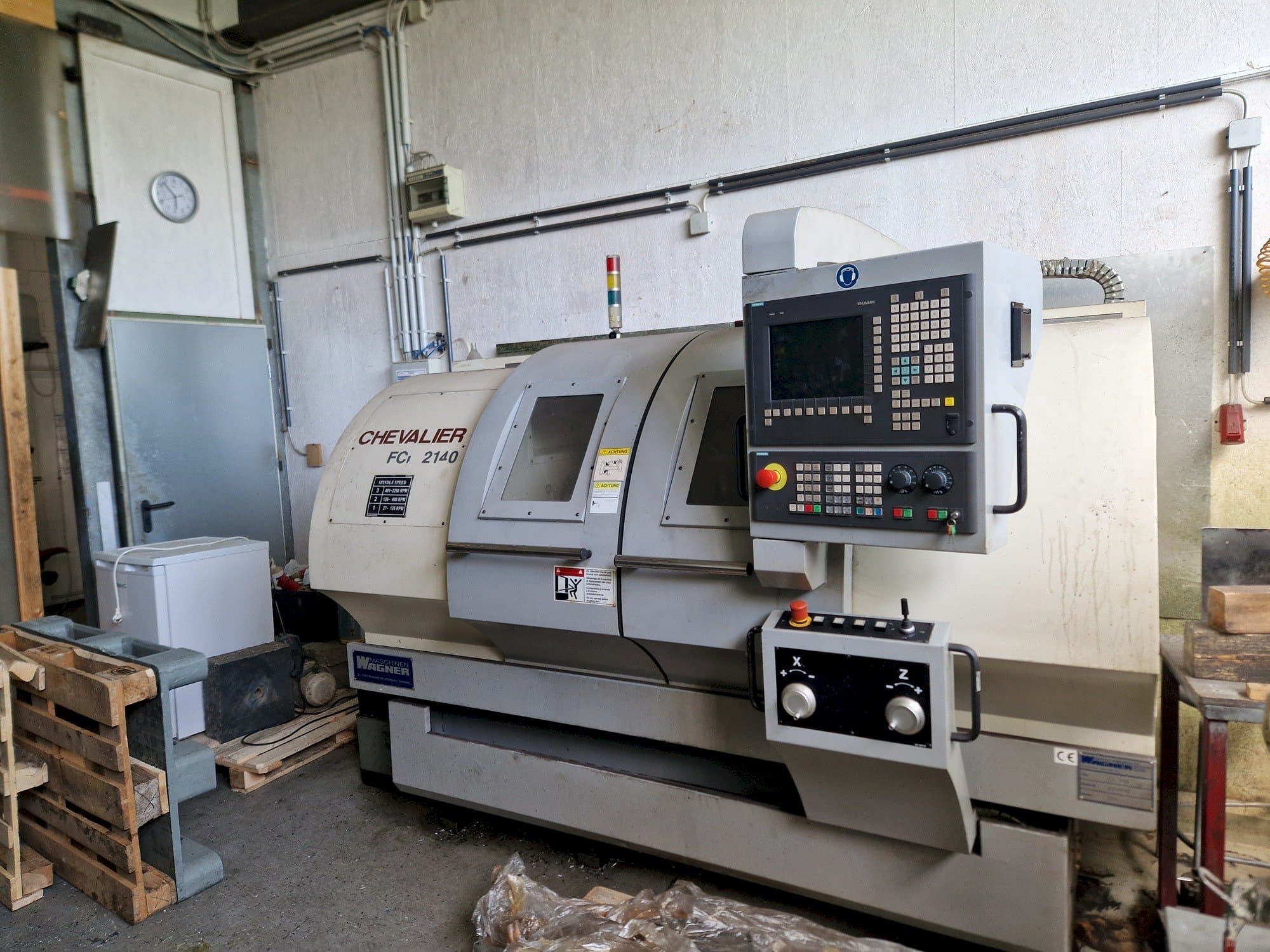 Vooraanzicht  van Chevalier FCL 2140 S  machine