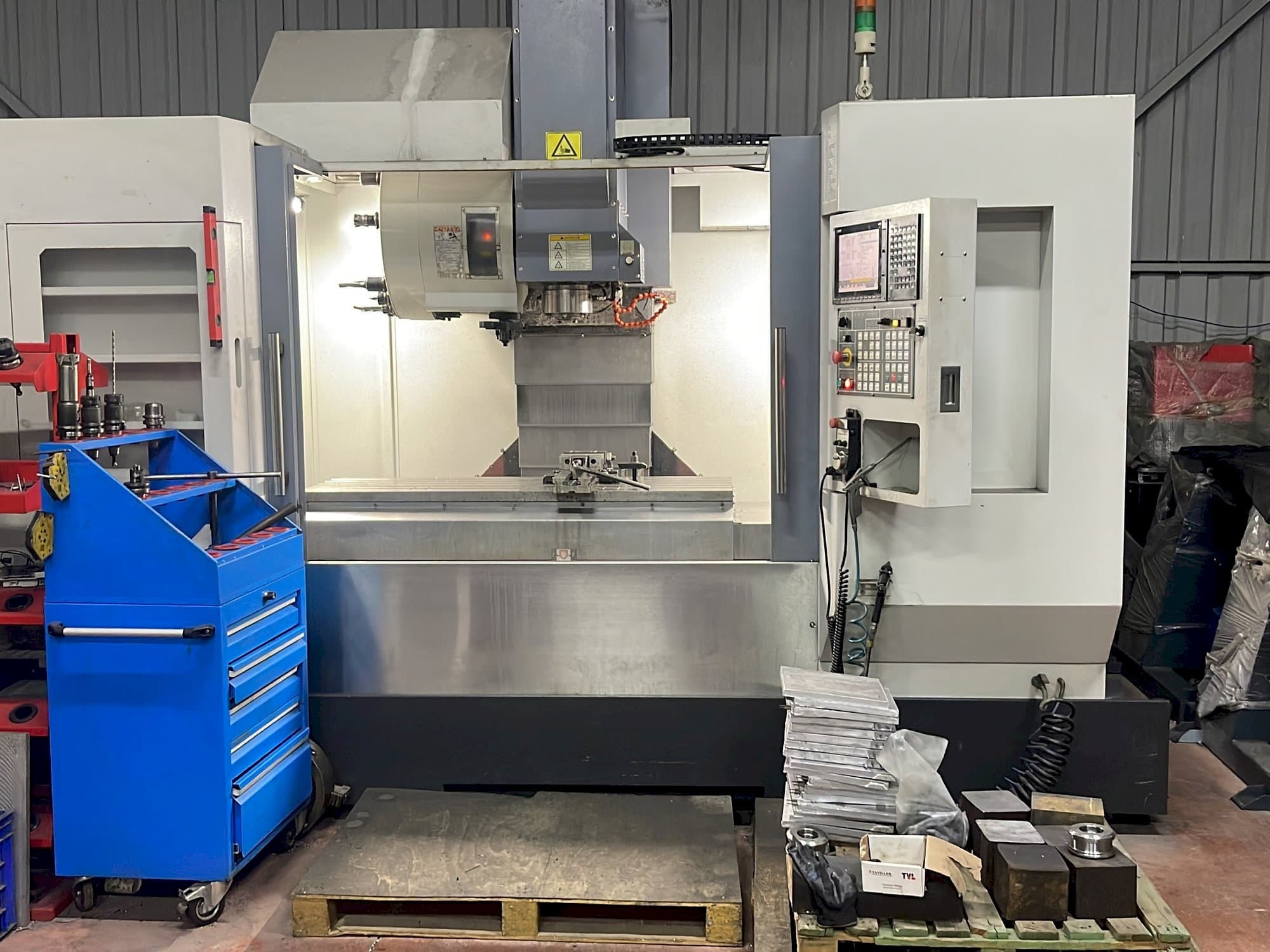 Vooraanzicht  van Akira Seiki SR2XP  machine