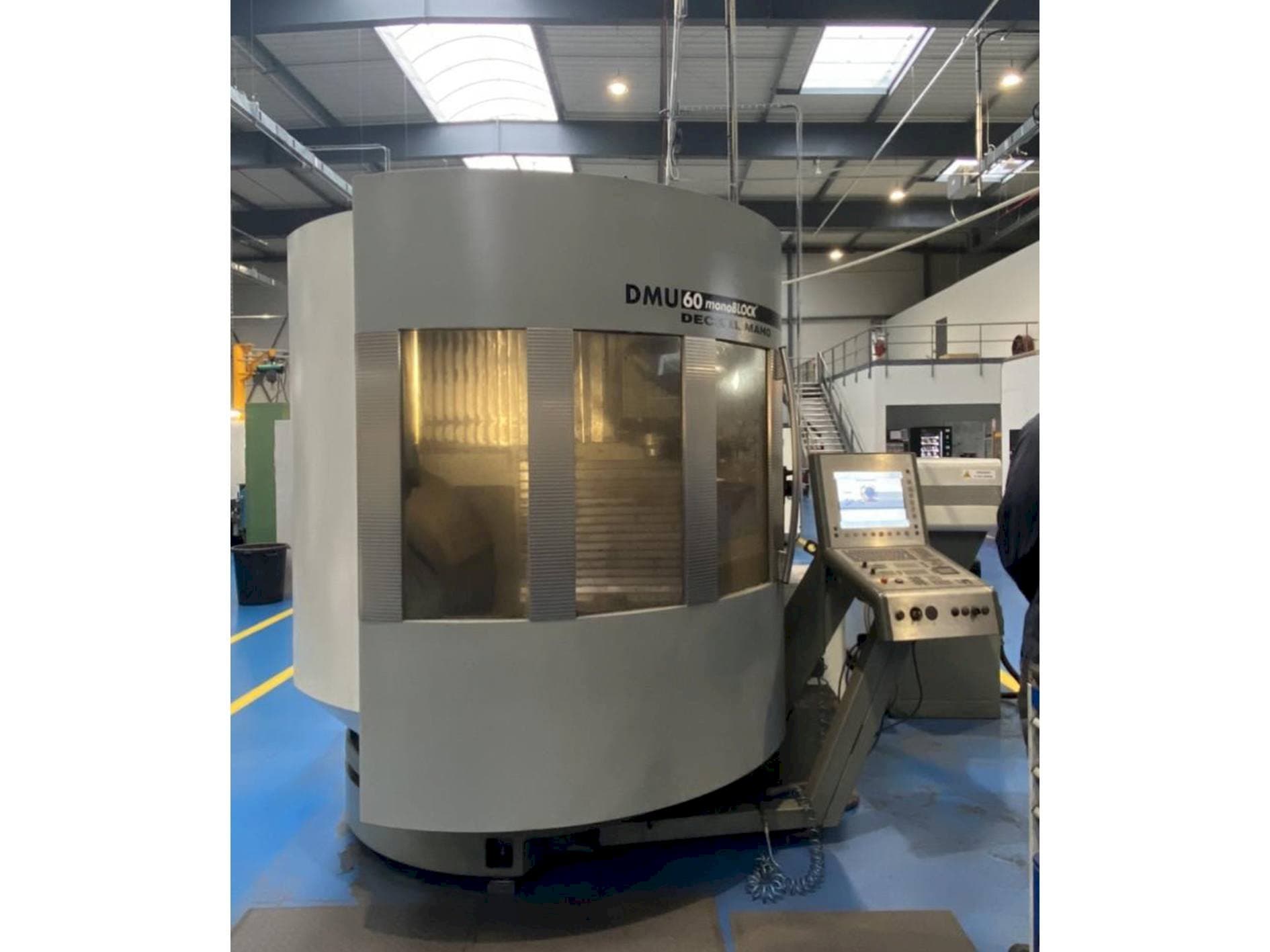 Vooraanzicht  van DECKEL MAHO Type DMU60 MonoBlock  machine