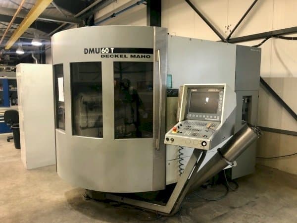 Vooraanzicht  van DECKEL MAHO DMU 60T  machine