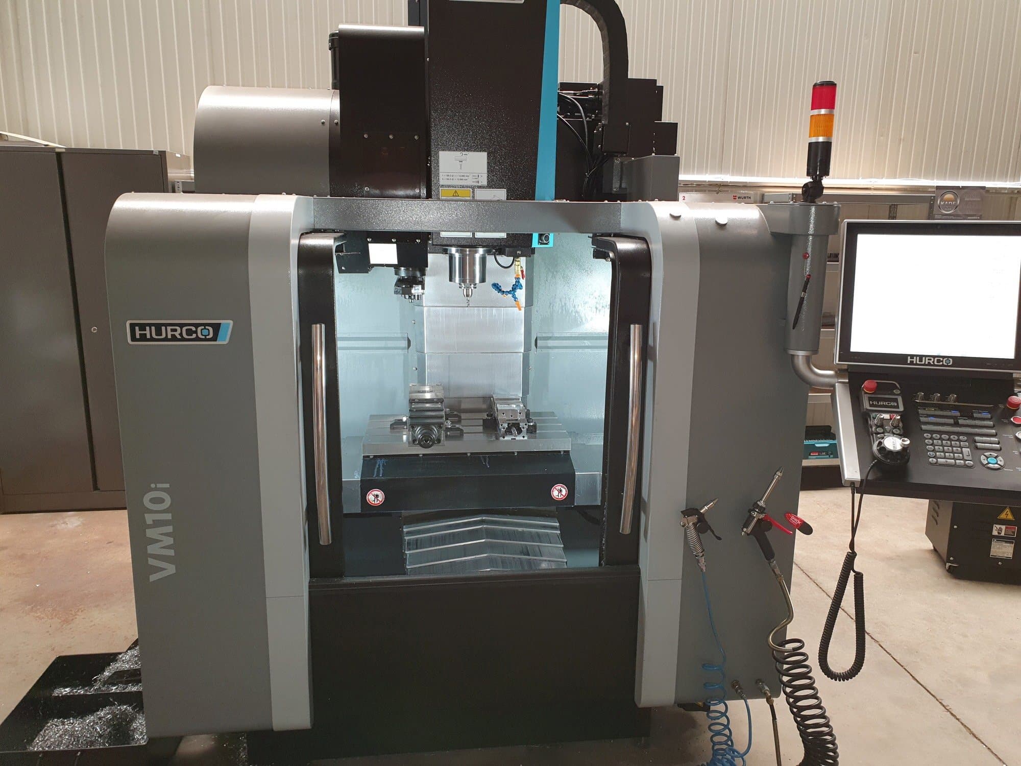 Vooraanzicht  van Hurco VM10i  machine