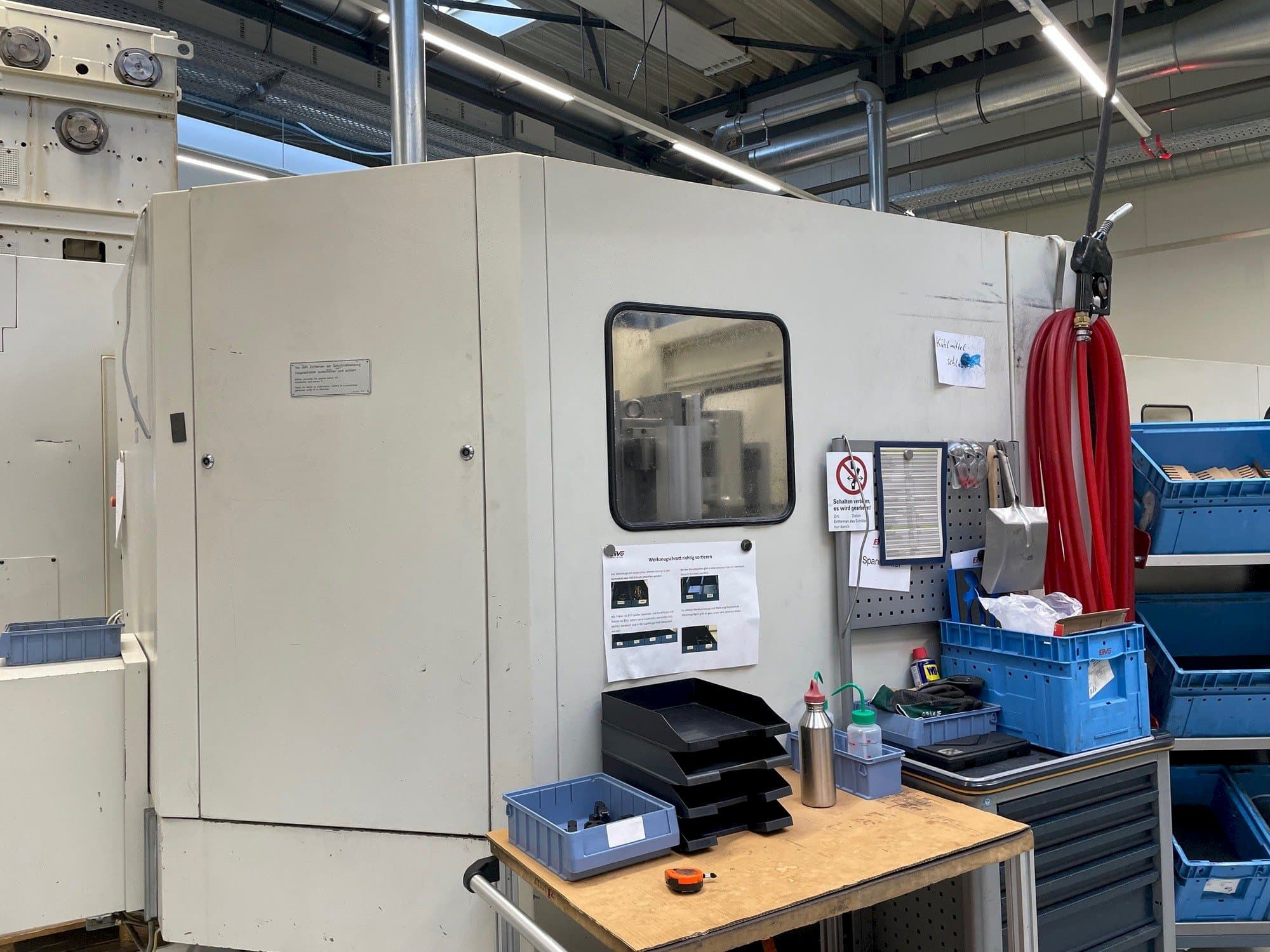 Linkerzijdeaanzicht  van HELLER MC 16  machine