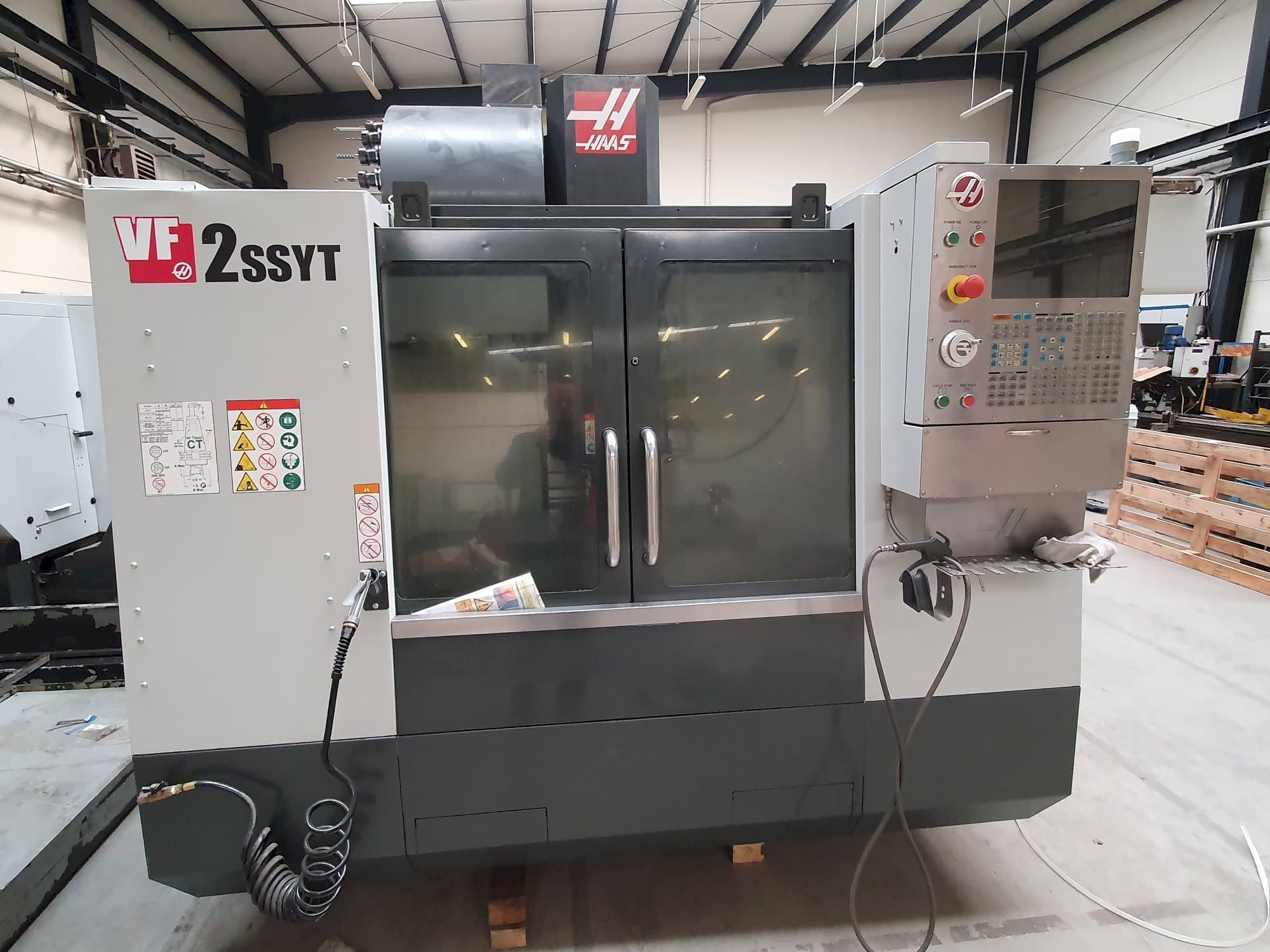 Vooraanzicht  van HAAS VF-2SSYT  machine