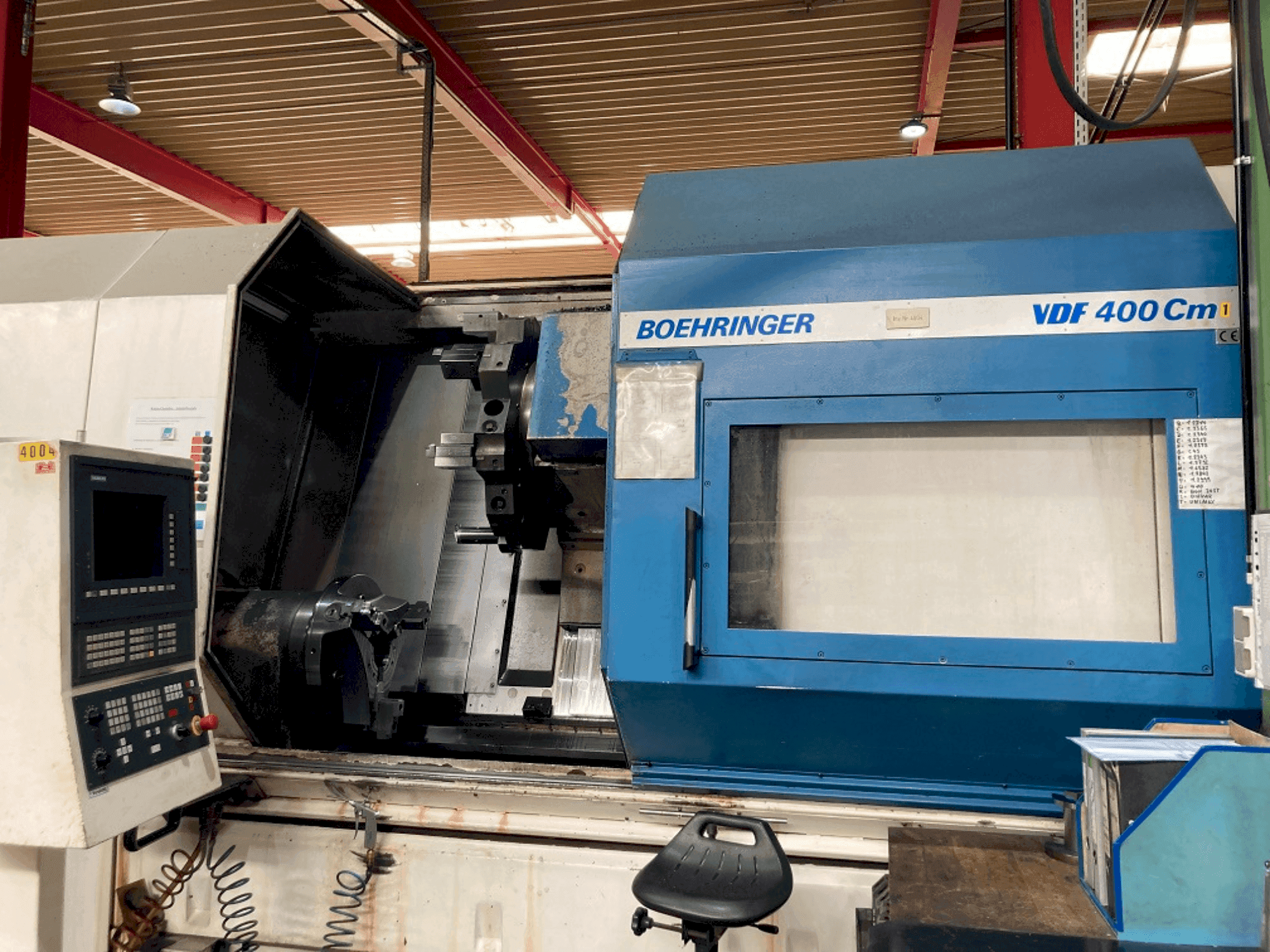 Vooraanzicht  van BOEHRINGER C400  machine