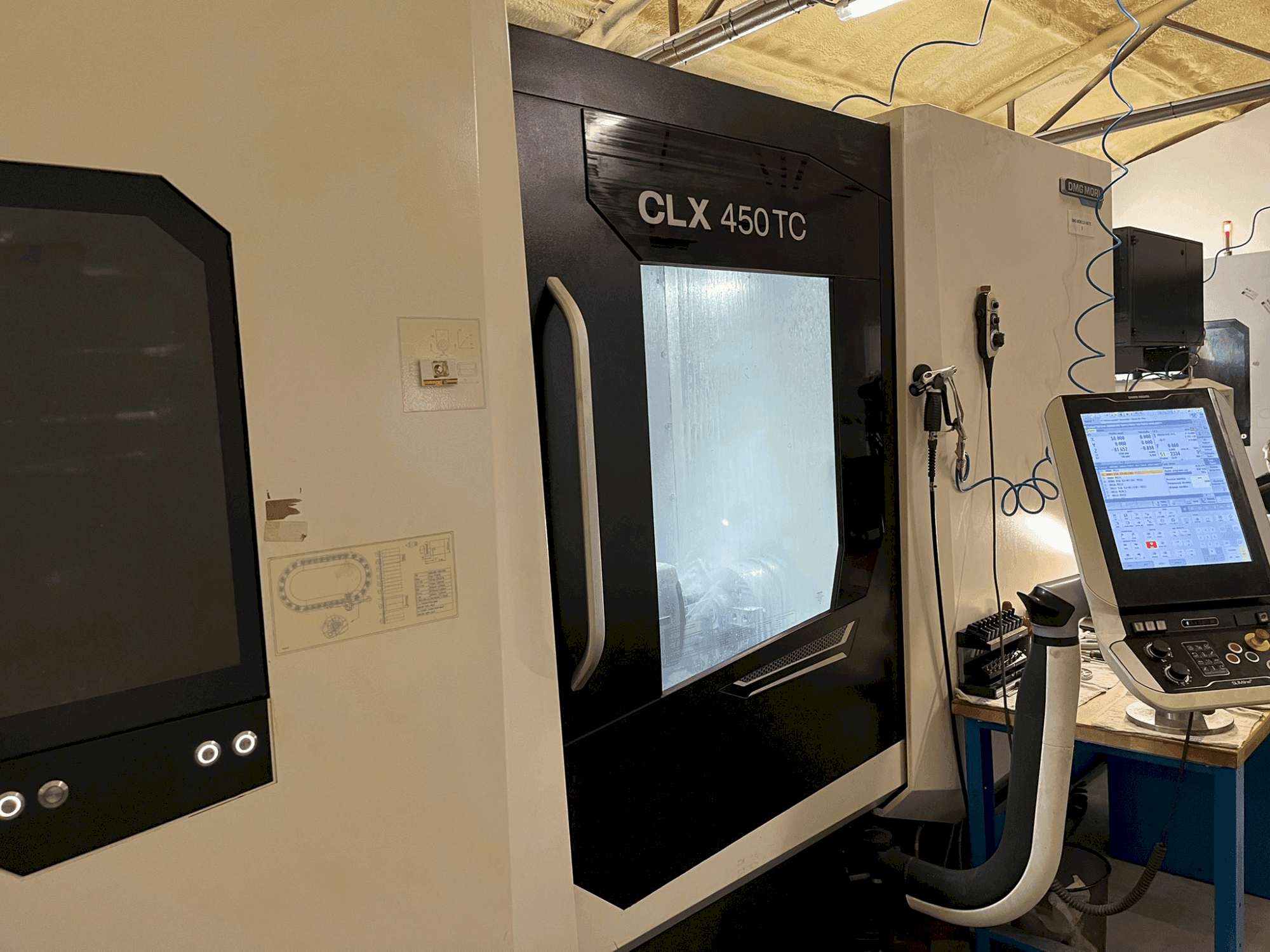 Vooraanzicht  van DMG MORI CLX 450 TC  machine