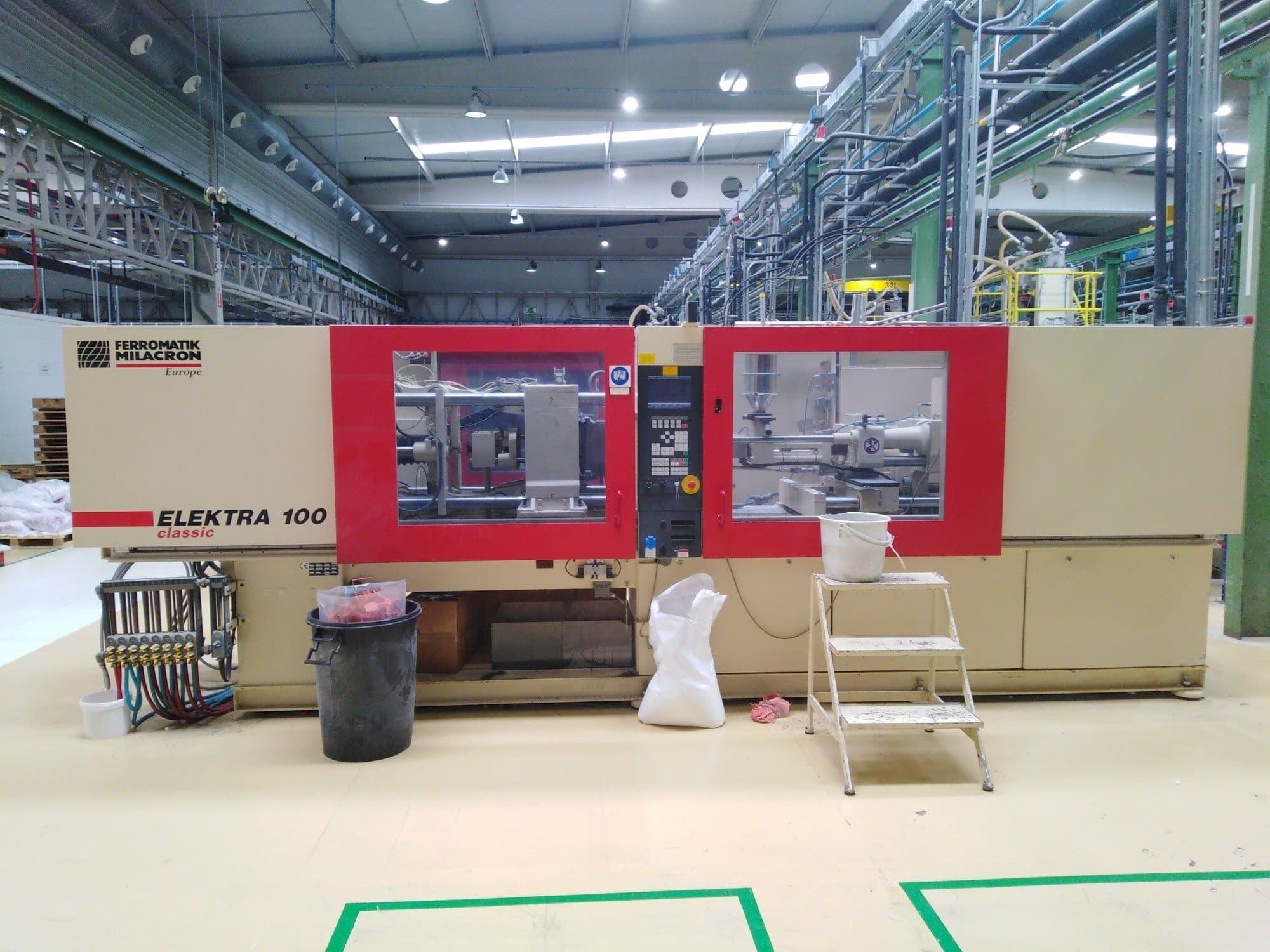 Vooraanzicht  van Ferromatik Electra 100  machine