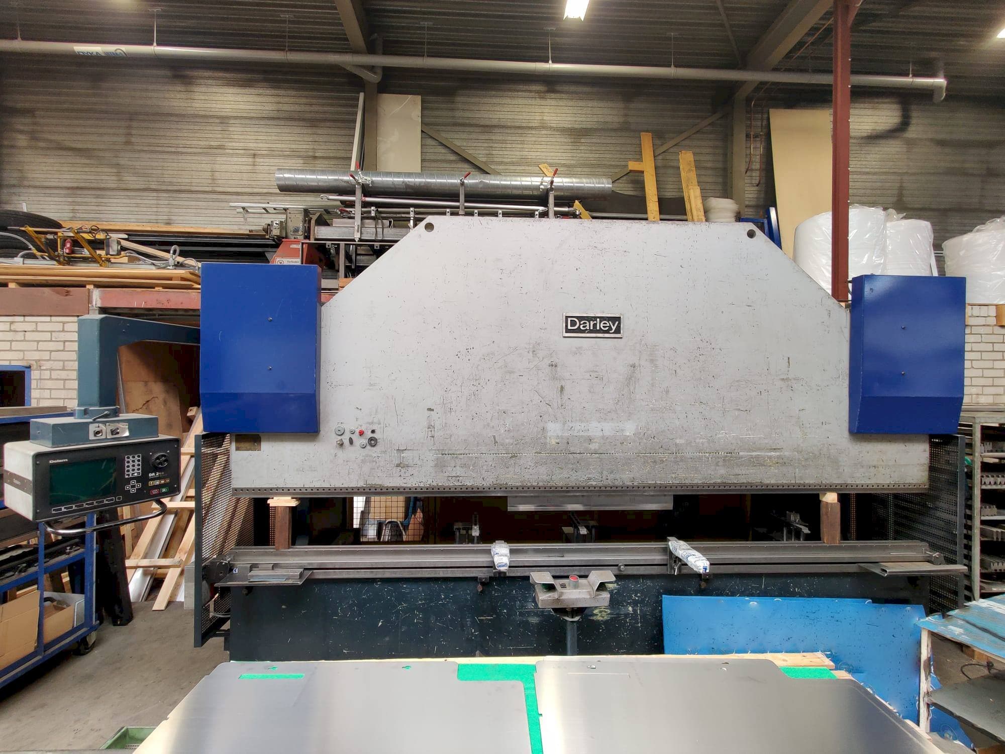 Vooraanzicht  van Darley EHP150 43/37  machine