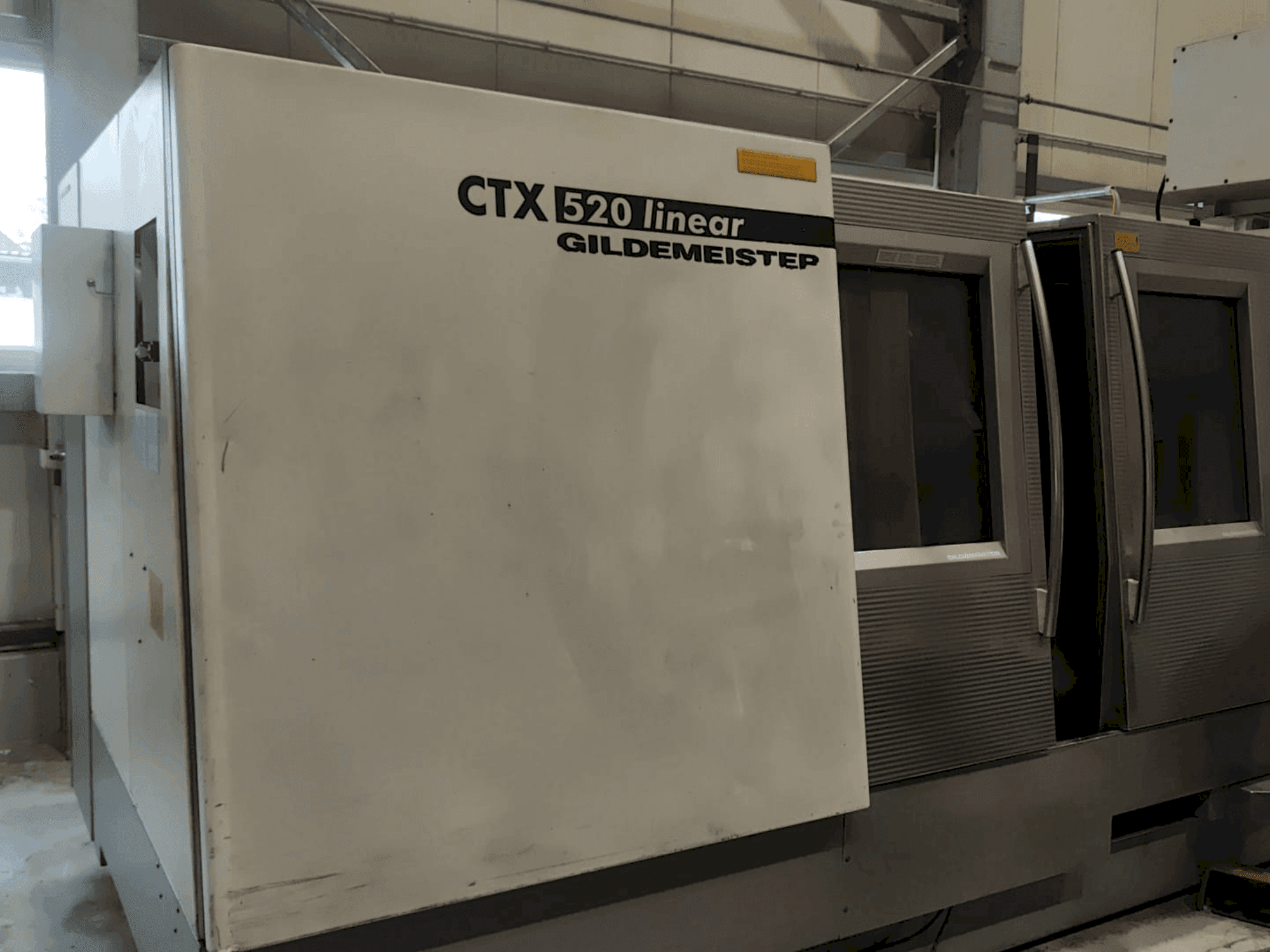 Vooraanzicht  van Gildemeister CTX 520 linear  machine