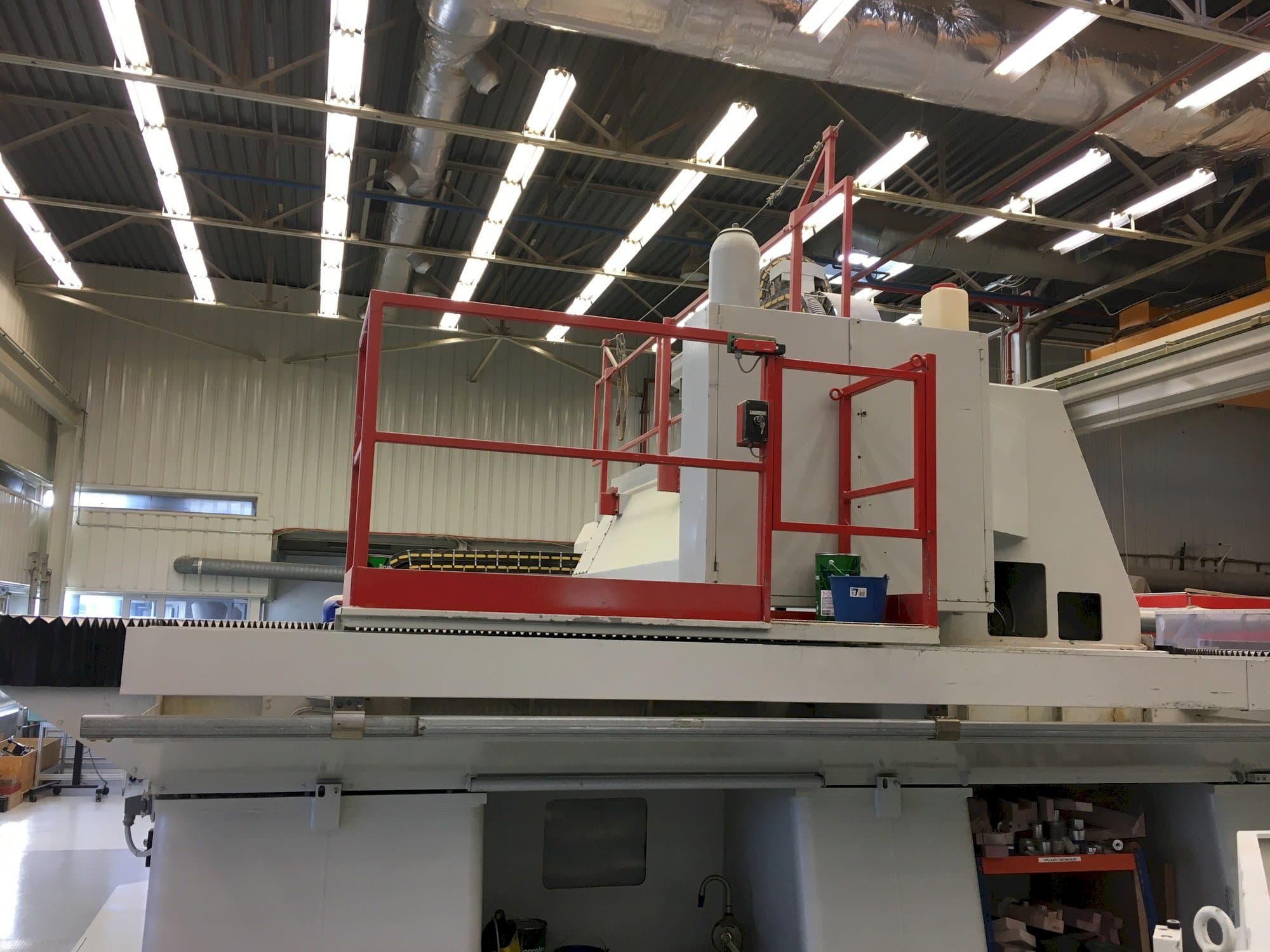 Vooraanzicht  van Forest Line Minumac II 305 TH  machine