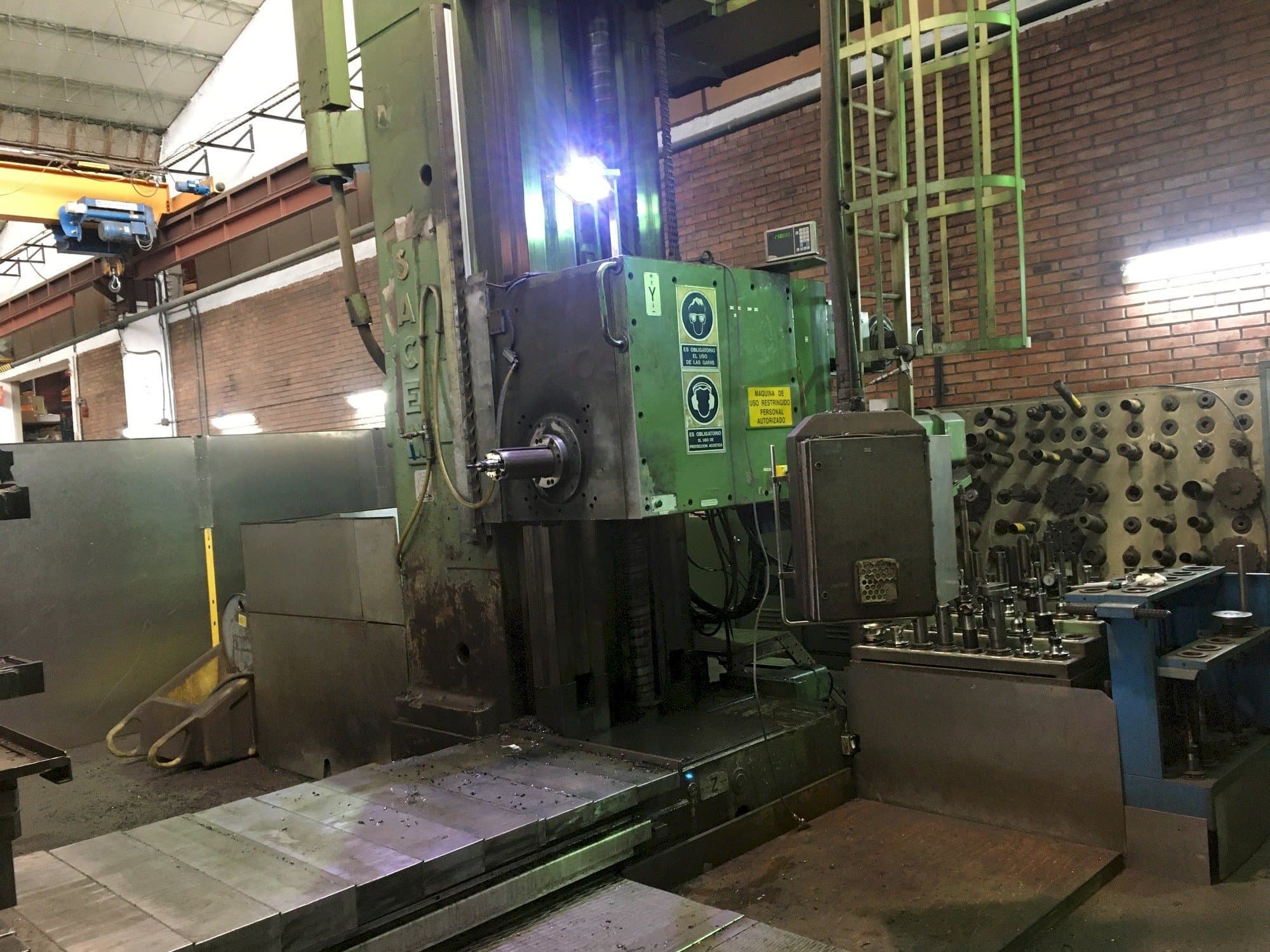 Vooraanzicht  van Sacem									 M.S.T 130 C/N  machine