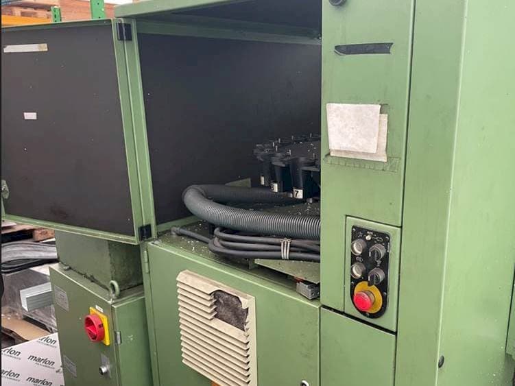 Vooraanzicht  van DECKEL FP4AT  machine