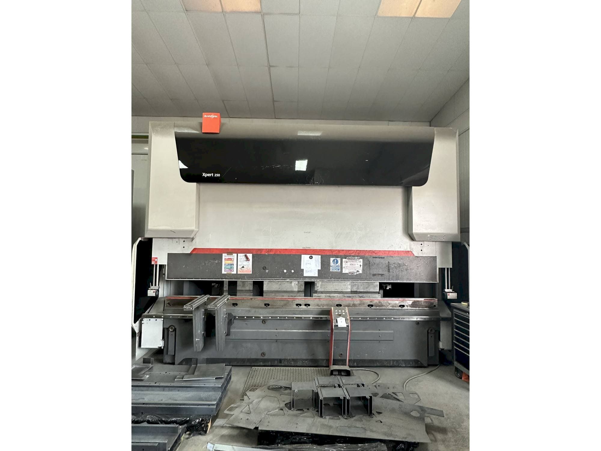 Vooraanzicht  van Bystronic Xpert 250/4100  machine