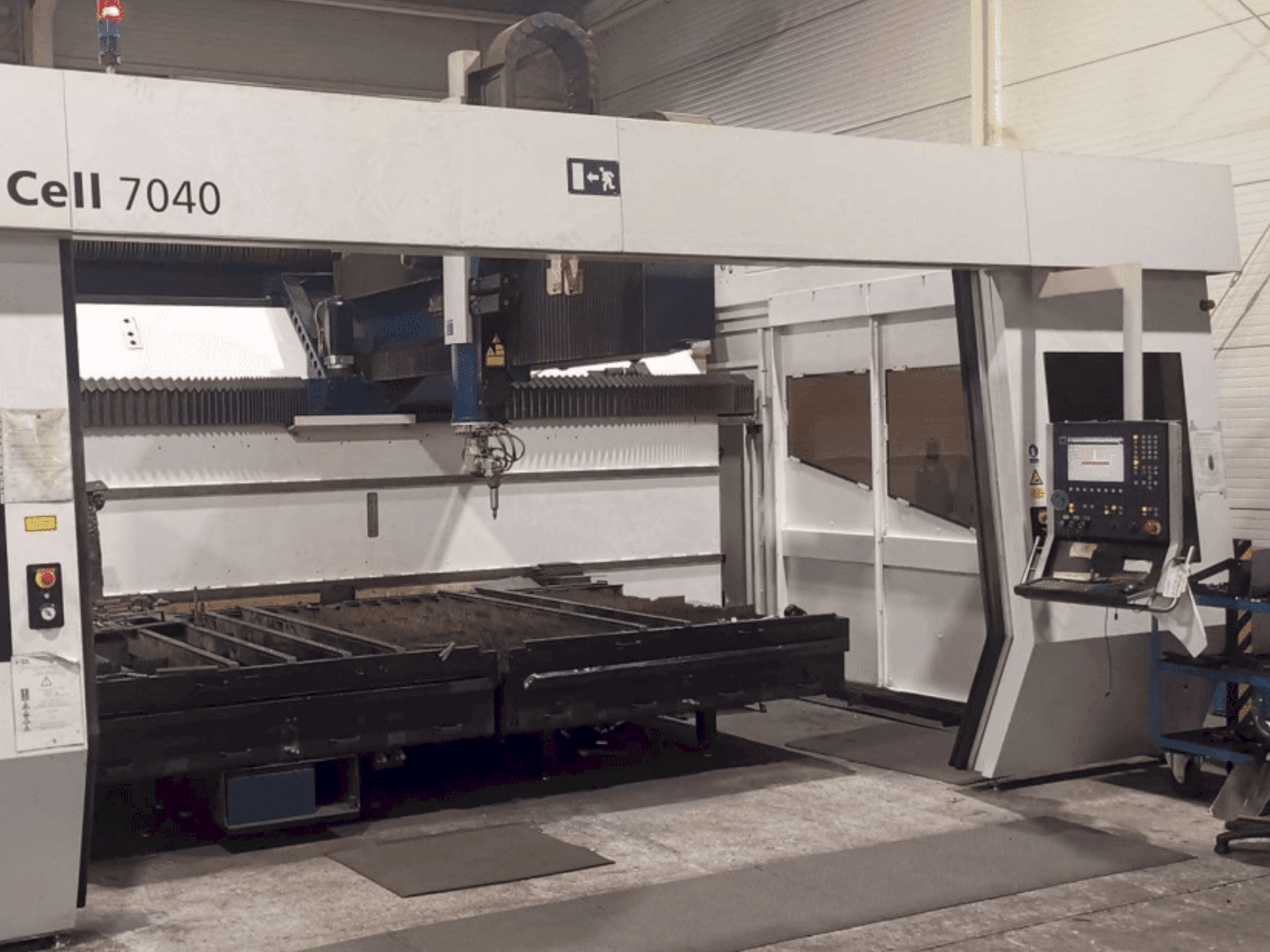 Vooraanzicht  van TRUMPF TruLaser Cell 7040  machine