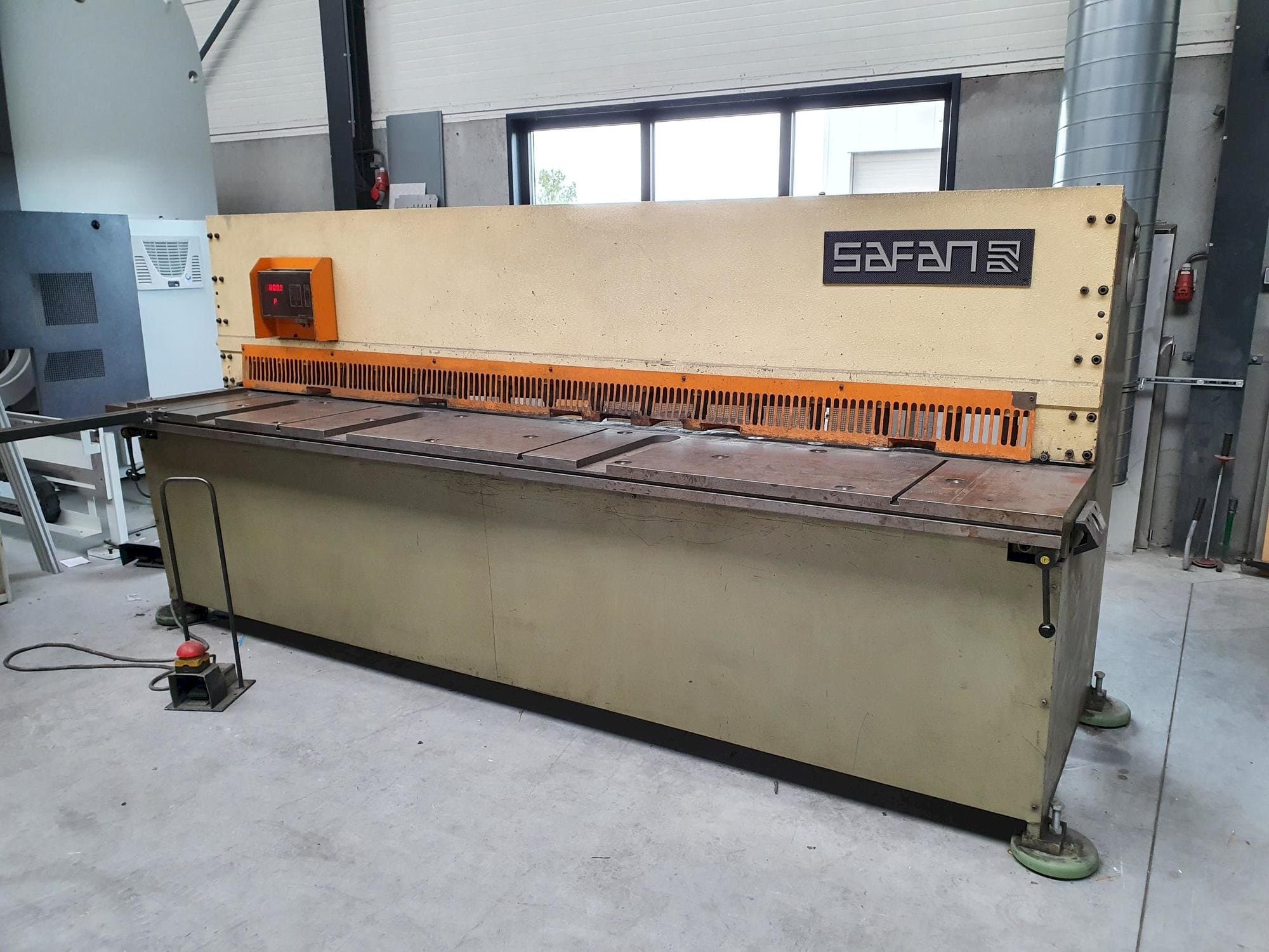 Vooraanzicht  van Safan VS 310-6  machine