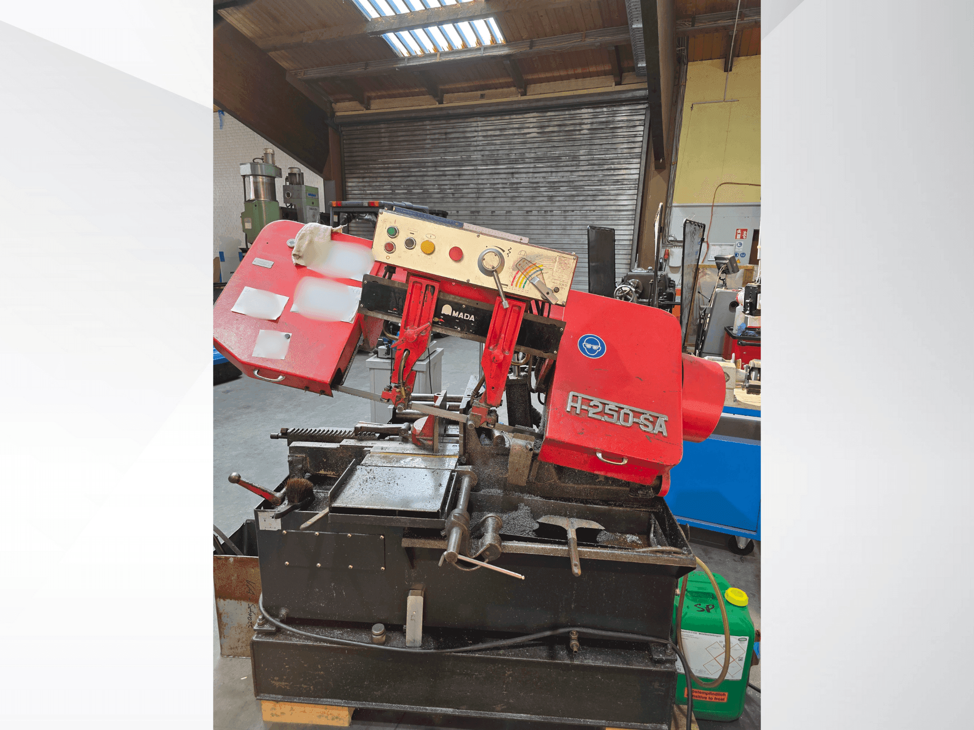 Vooraanzicht  van AMADA H-250SA  machine