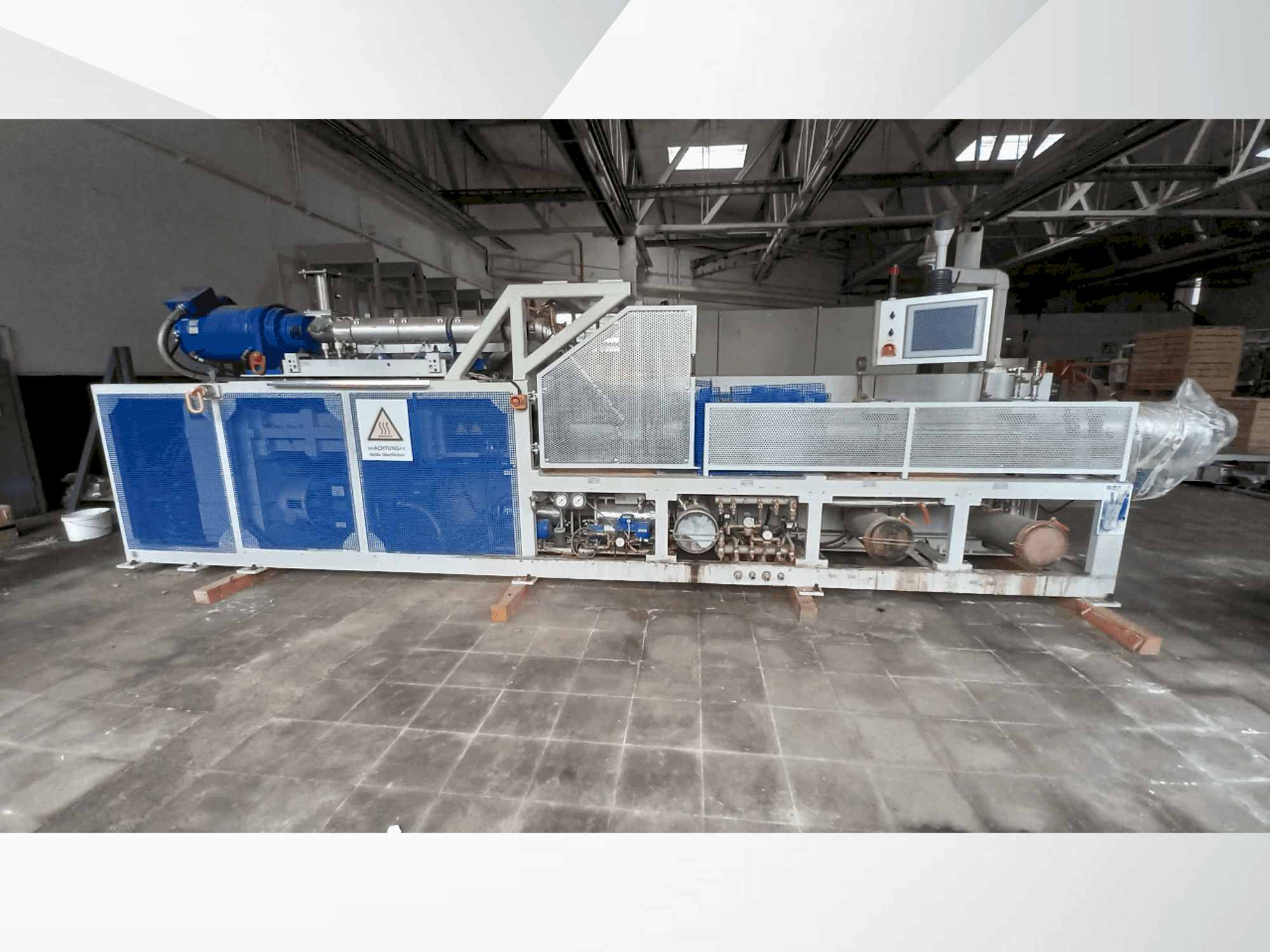 Vooraanzicht  van REIFENHÄUSER BI Trudes 115  machine