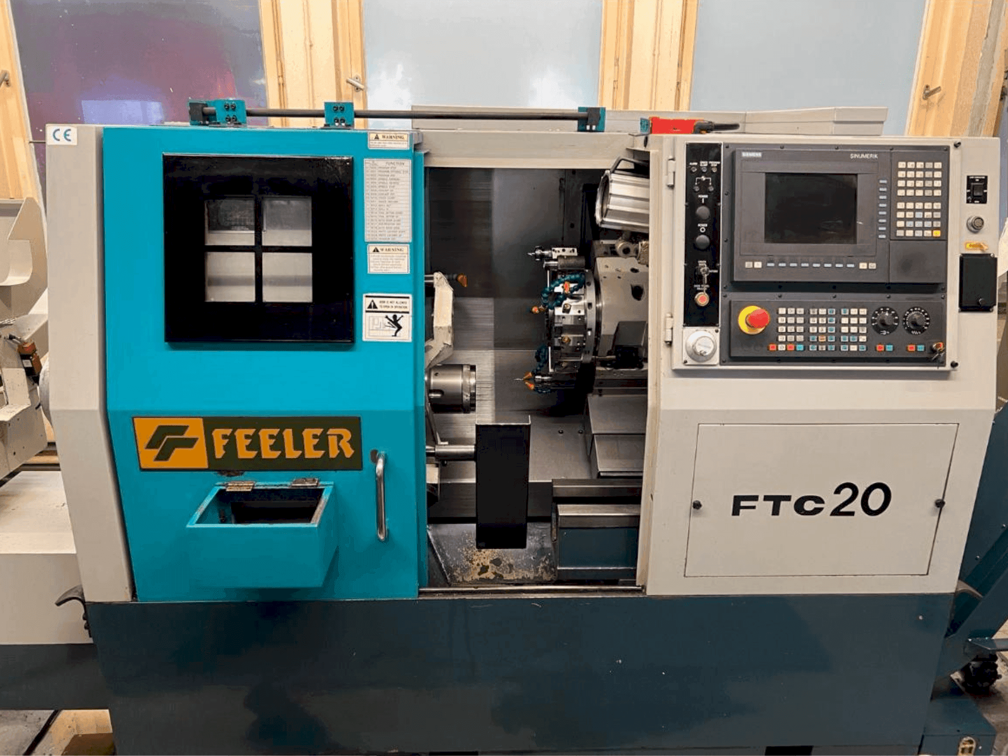 Vooraanzicht  van Feeler FTC 20  machine