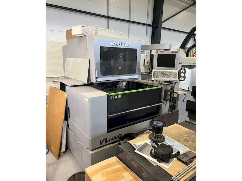 Vooraanzicht  van Sodick VL600Q  machine