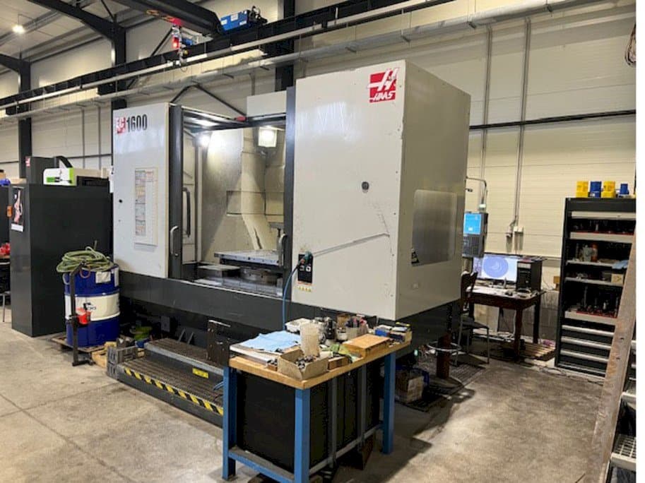 Vooraanzicht  van HAAS EC-1600  machine