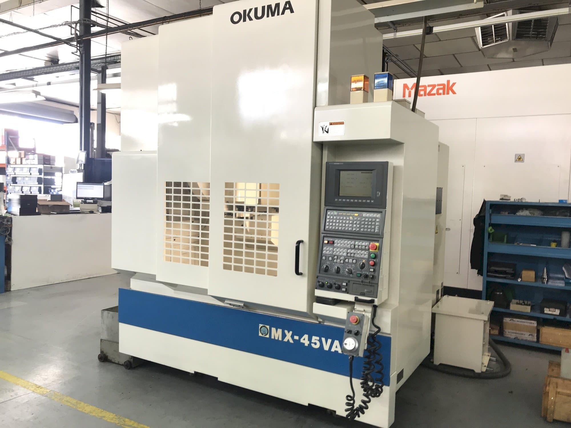 Vooraanzicht van Okuma Mx-45VAE machine
