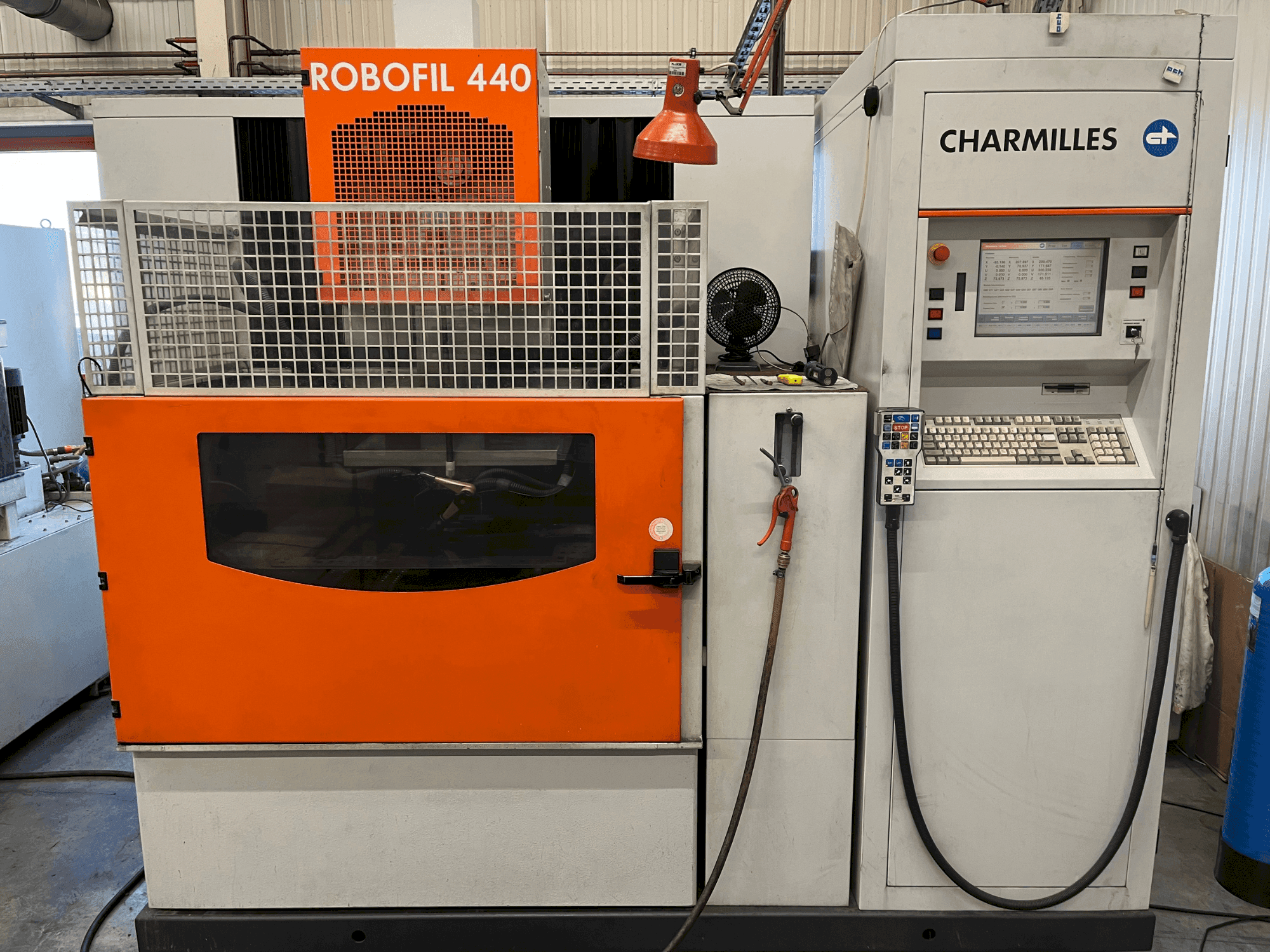 Vooraanzicht  van CHARMILLES Robofil 440  machine