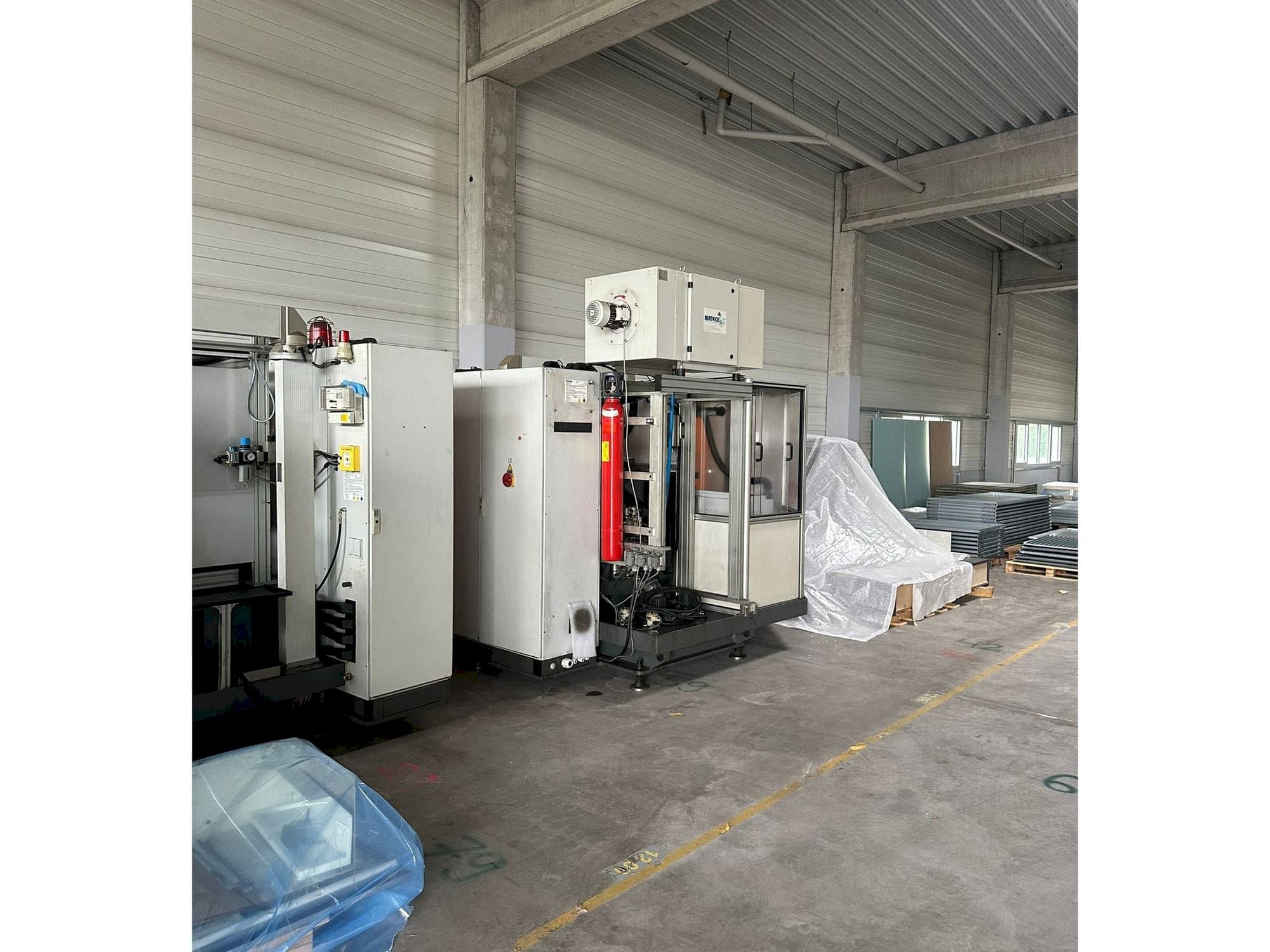 Vooraanzicht  van Geiger CNC  machine