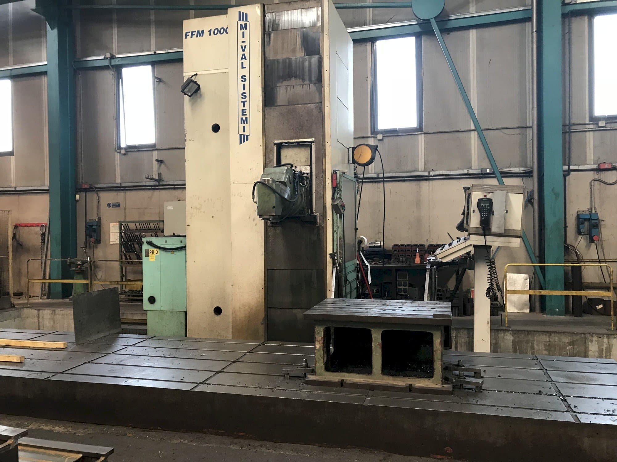 Vooraanzicht  van MIVAL FFM 1000  machine