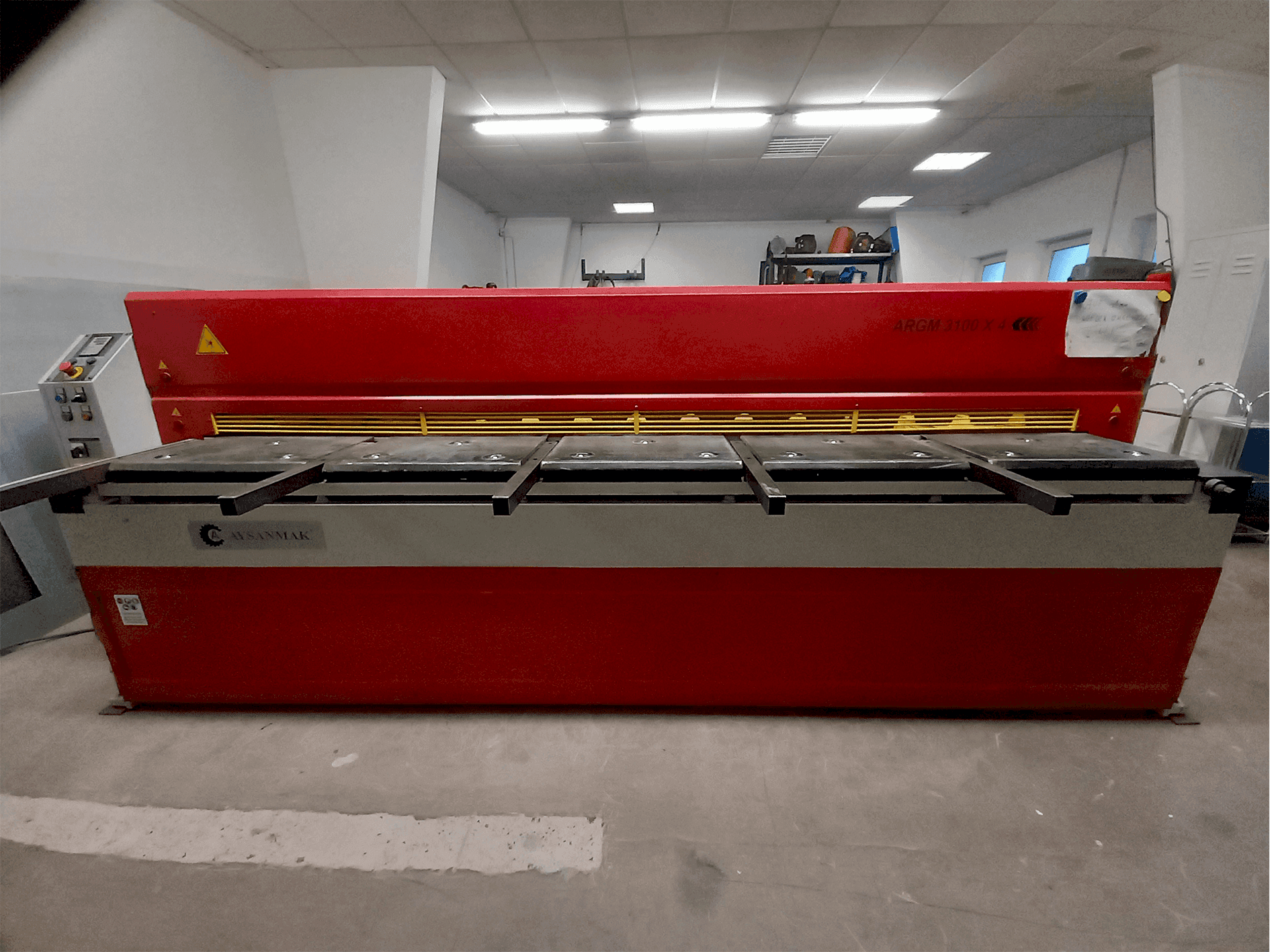 Vooraanzicht  van AYSANMAK ARGM 3100 x 4  machine