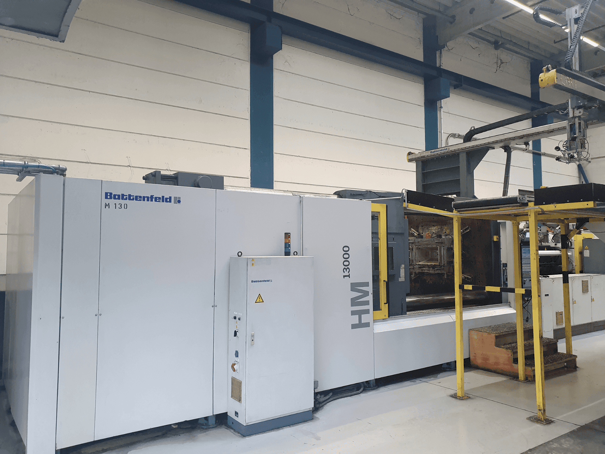 Vooraanzicht  van Battenfeld HM 13000/12000  machine