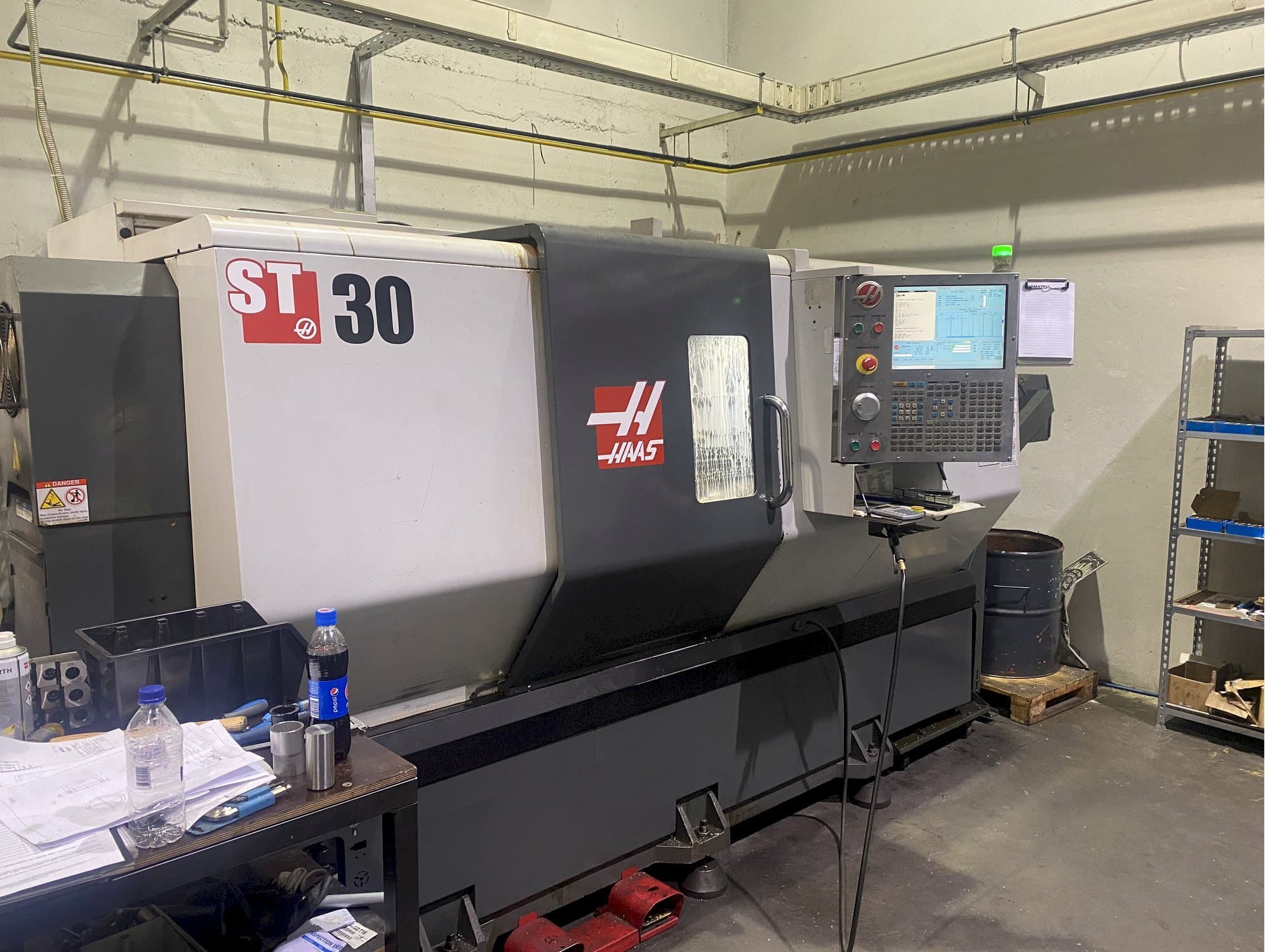 Vooraanzicht  van HAAS ST 30  machine