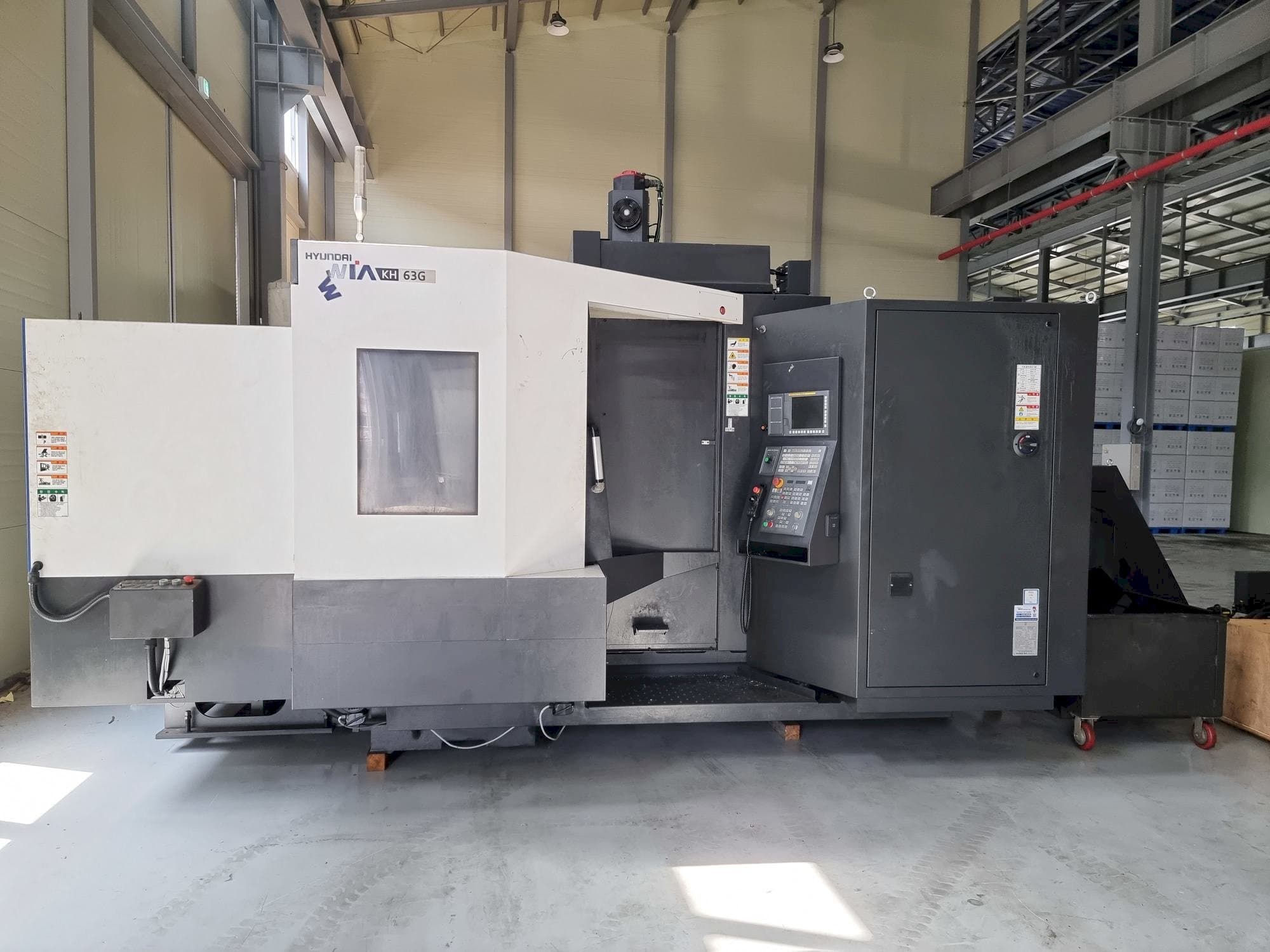 Vooraanzicht  van Hyundai Wia KH63G  machine