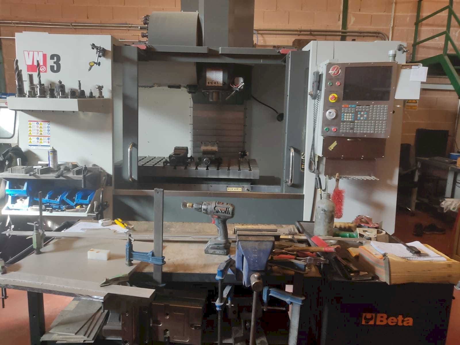 Vooraanzicht  van HAAS VM-3  machine