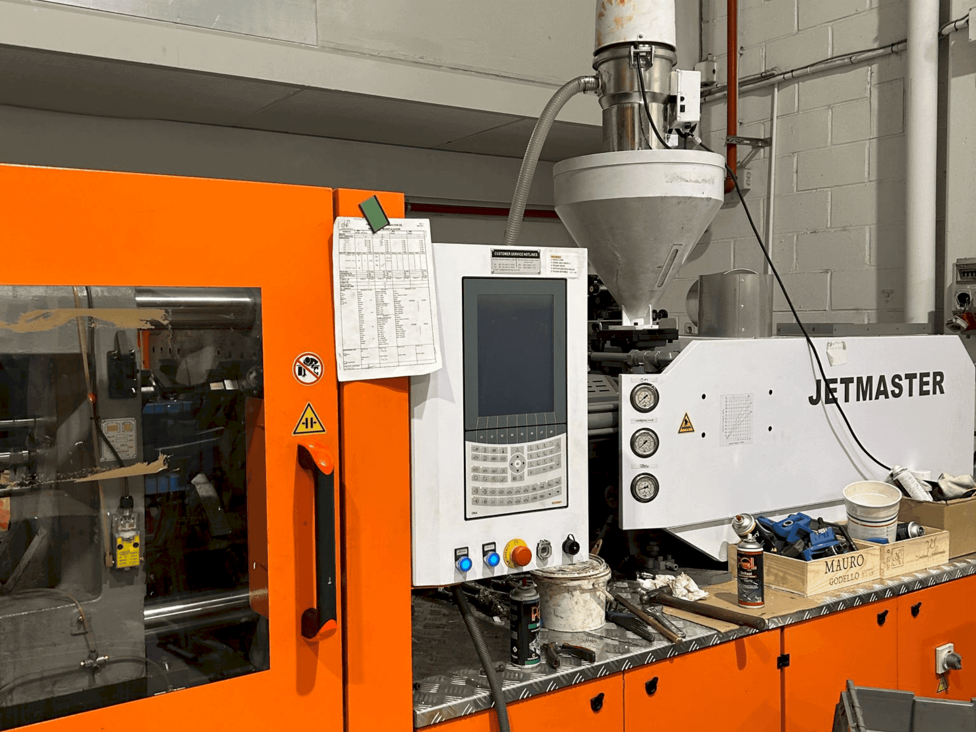 Vooraanzicht  van CHEN HSONG JM200-MK6e  machine