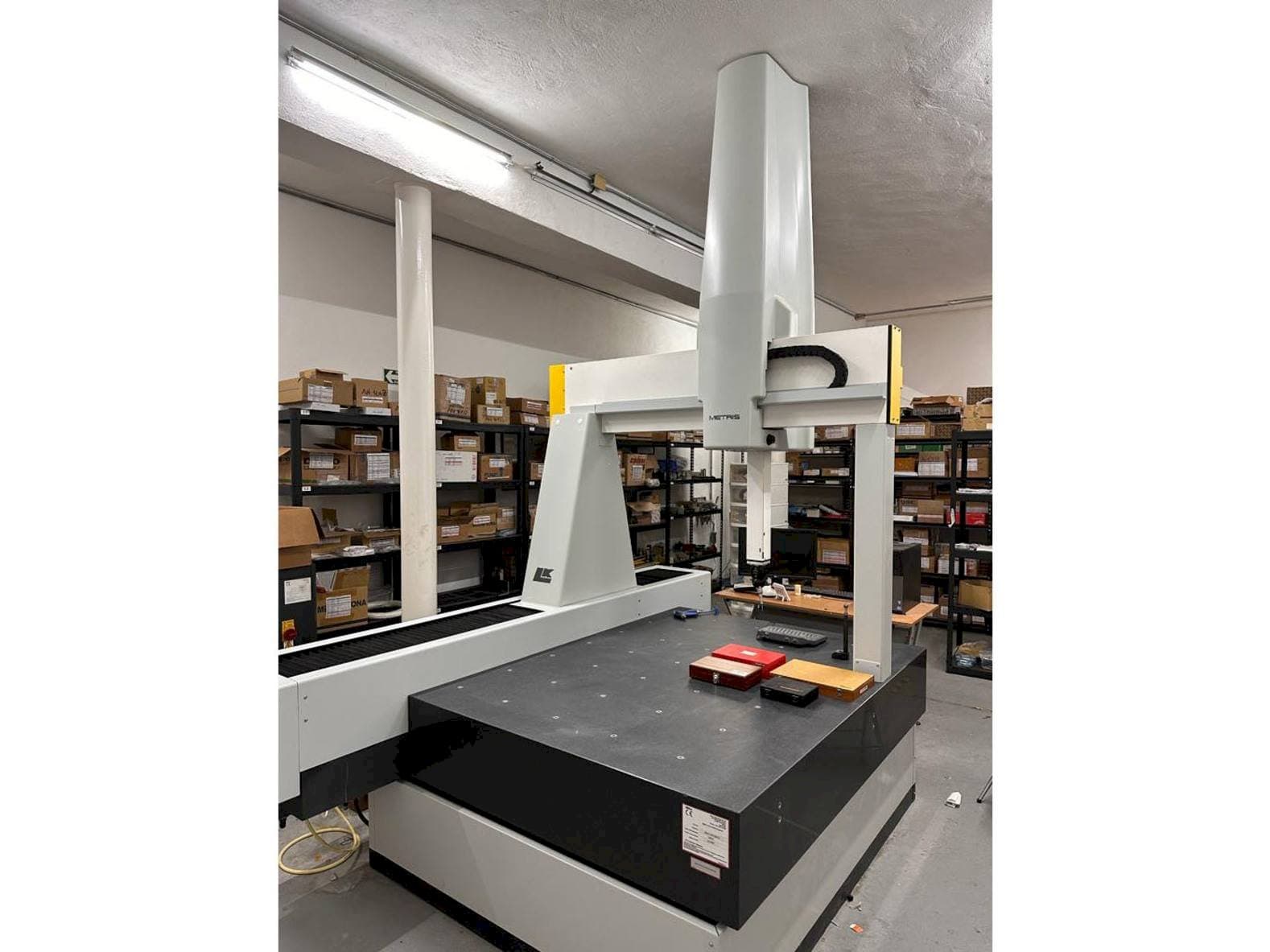 Vooraanzicht  van NIKON LK V 15.10.8  machine